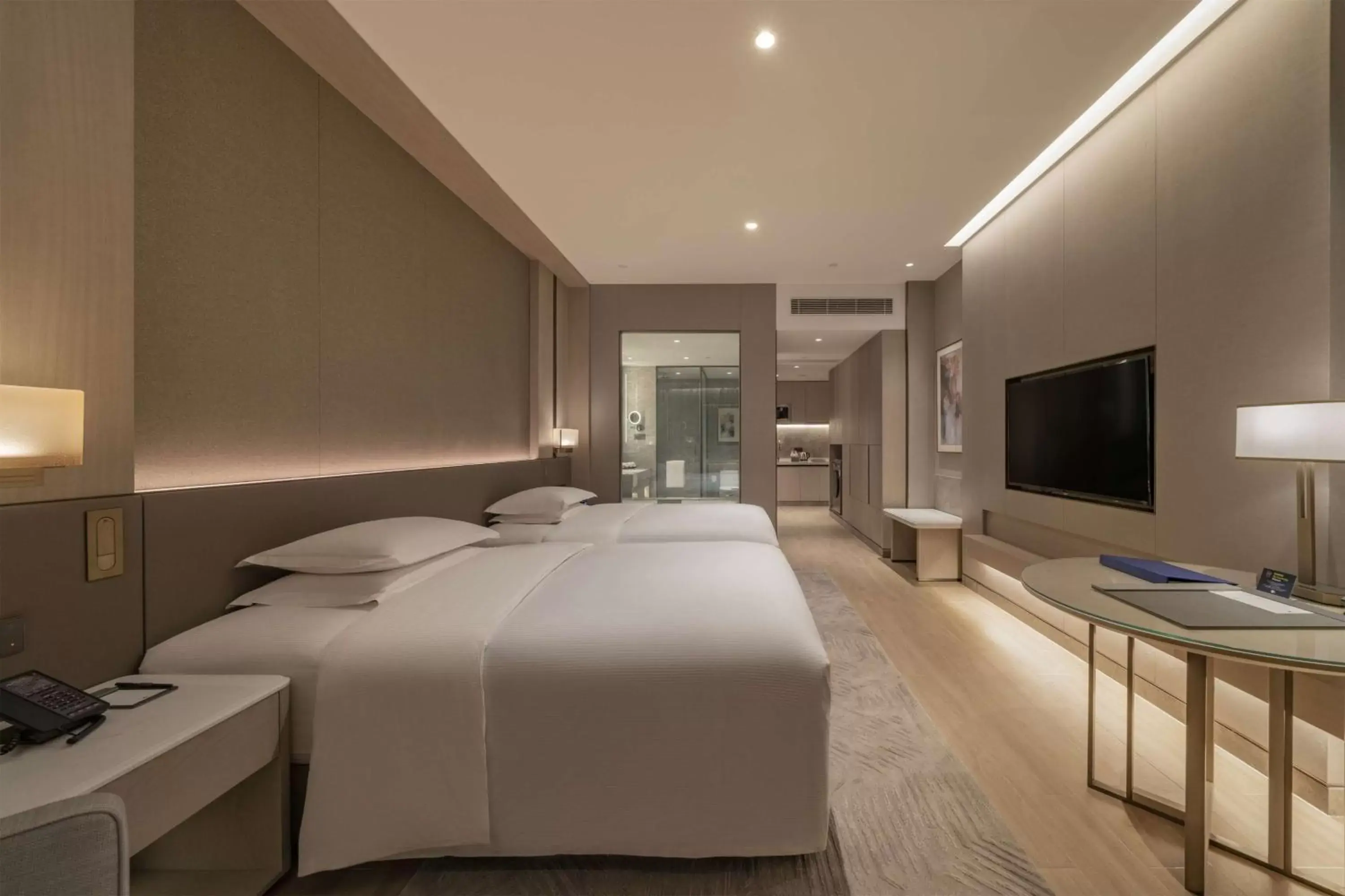 Bedroom, Bed in DoubleTree By Hilton Shenzhen Nanshan Hotel & Residences
