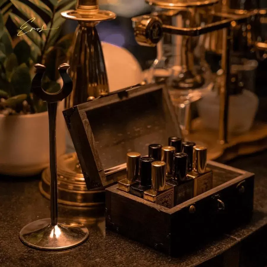 Lounge or bar in The Alcove Library Hotel Lounge or bar in The Alcove Library Hotel