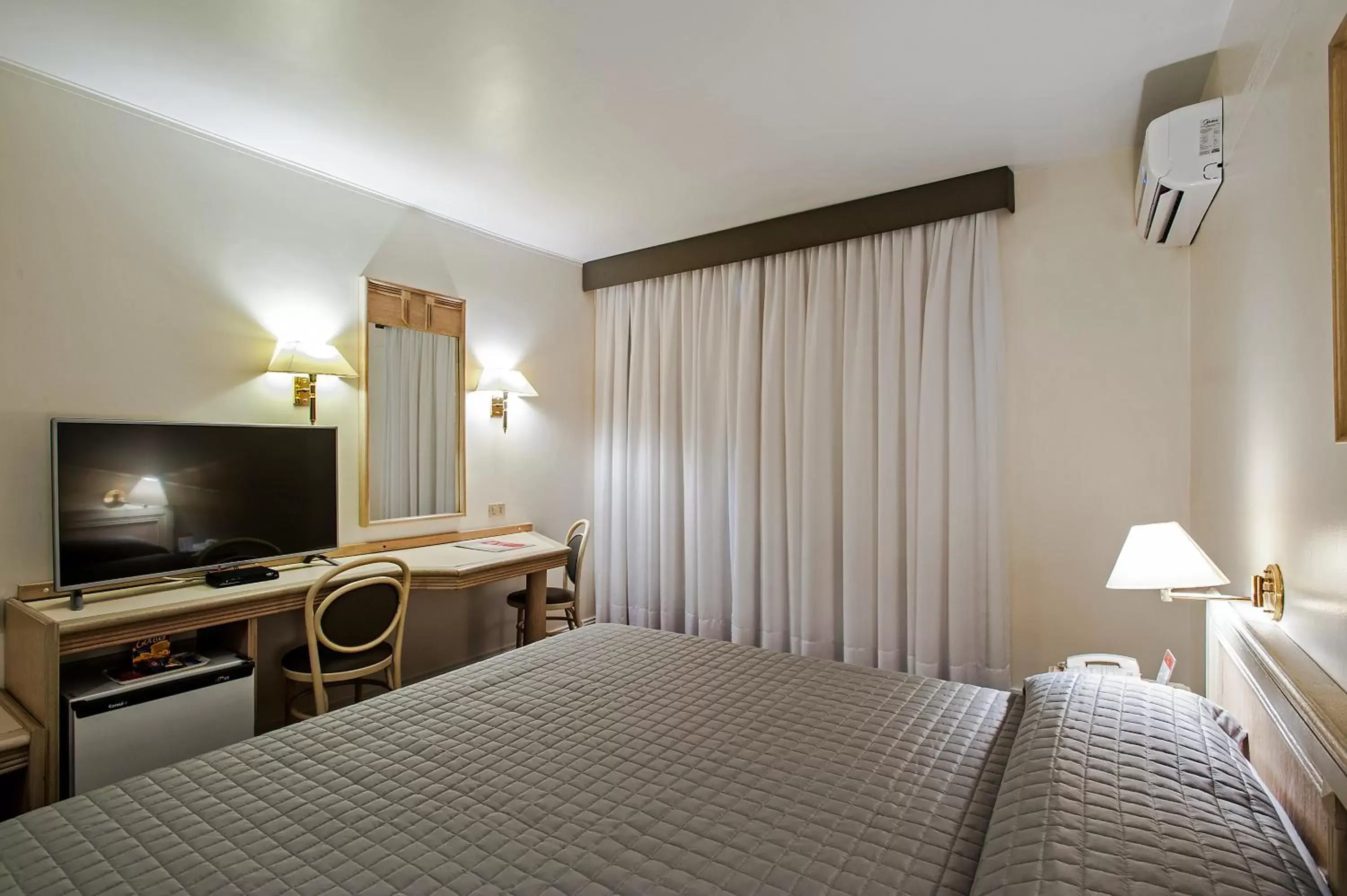 Photo of the whole room, Bed in Trevi Hotel e Business Photo of the whole room, Bed in Trevi Hotel e Business