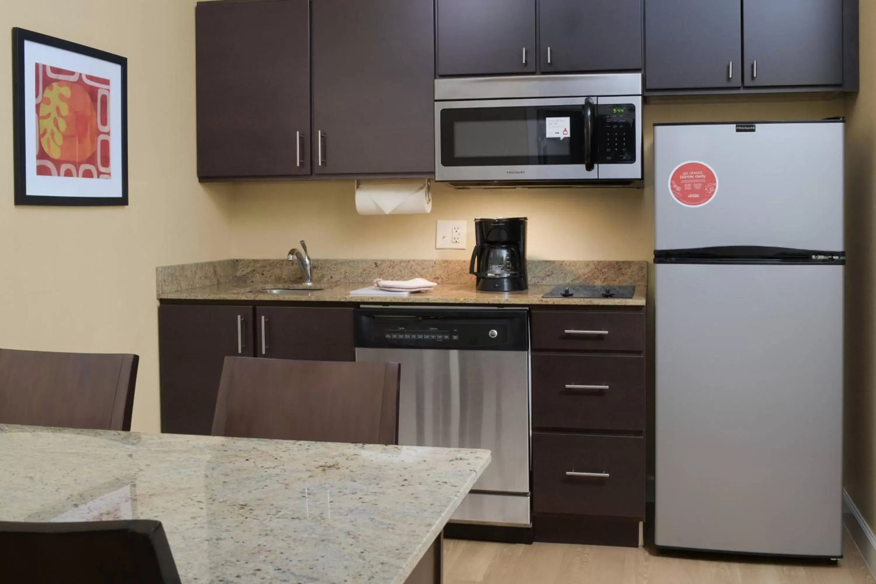 Kitchen or kitchenette, Kitchen/Kitchenette in TownePlace Suites by Marriott Lake Jackson Clute