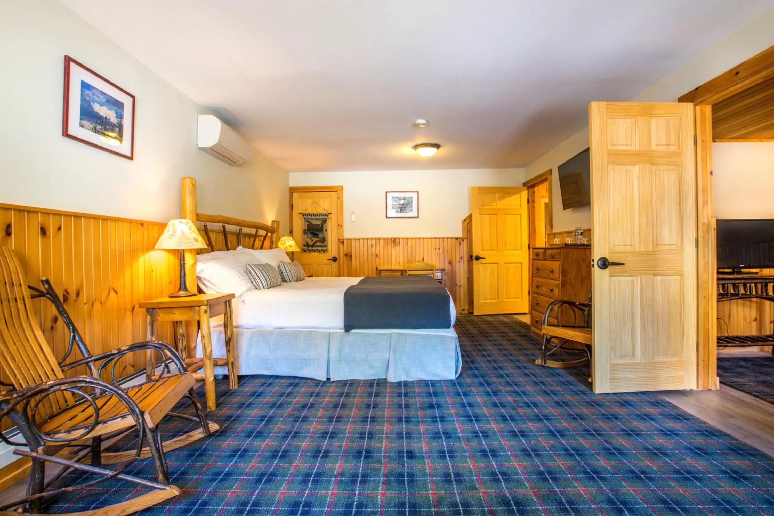 Bed in Garnet Hill Lodge