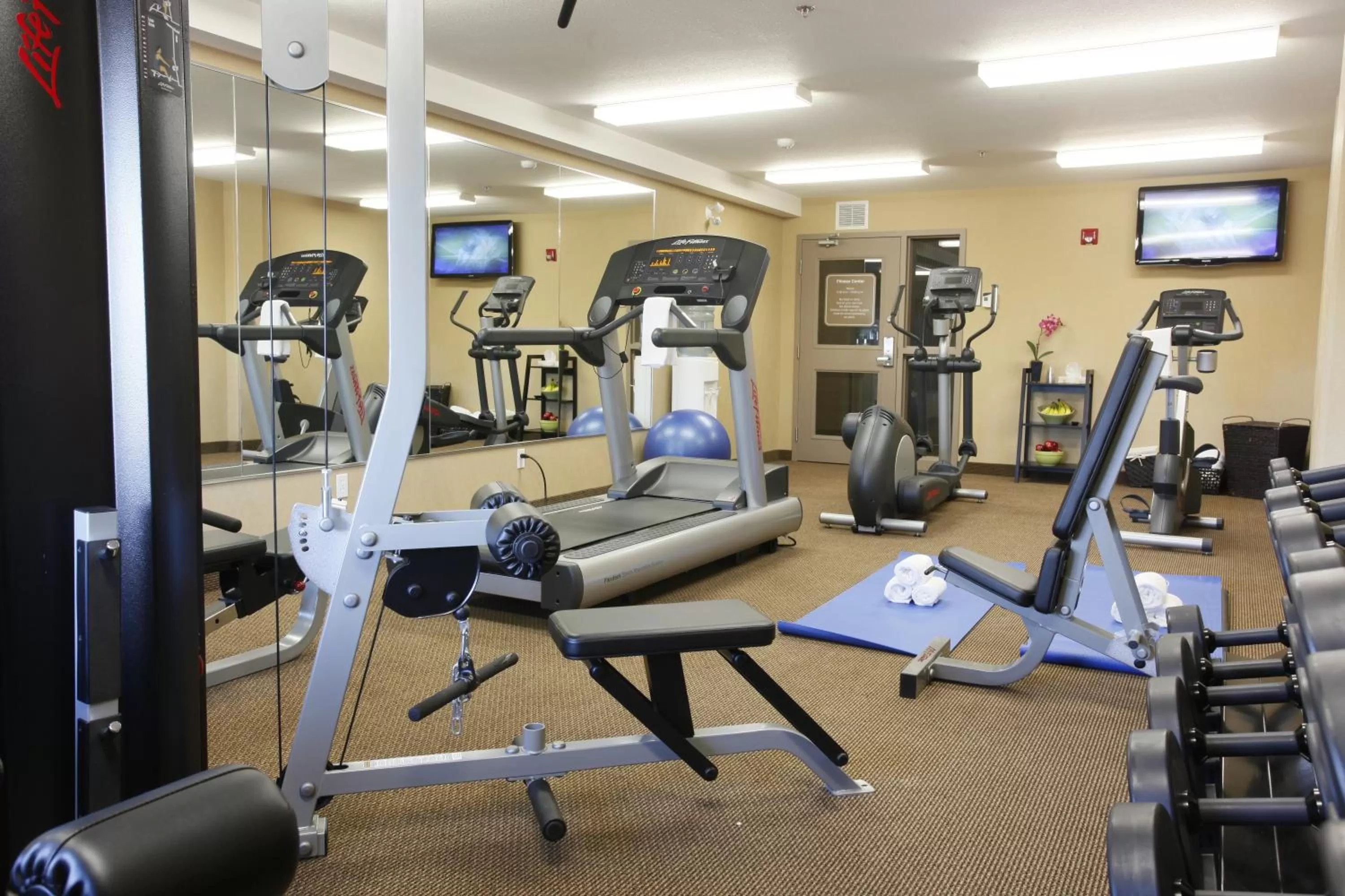 Fitness centre/facilities in Pomeroy Inn & Suites Prince George