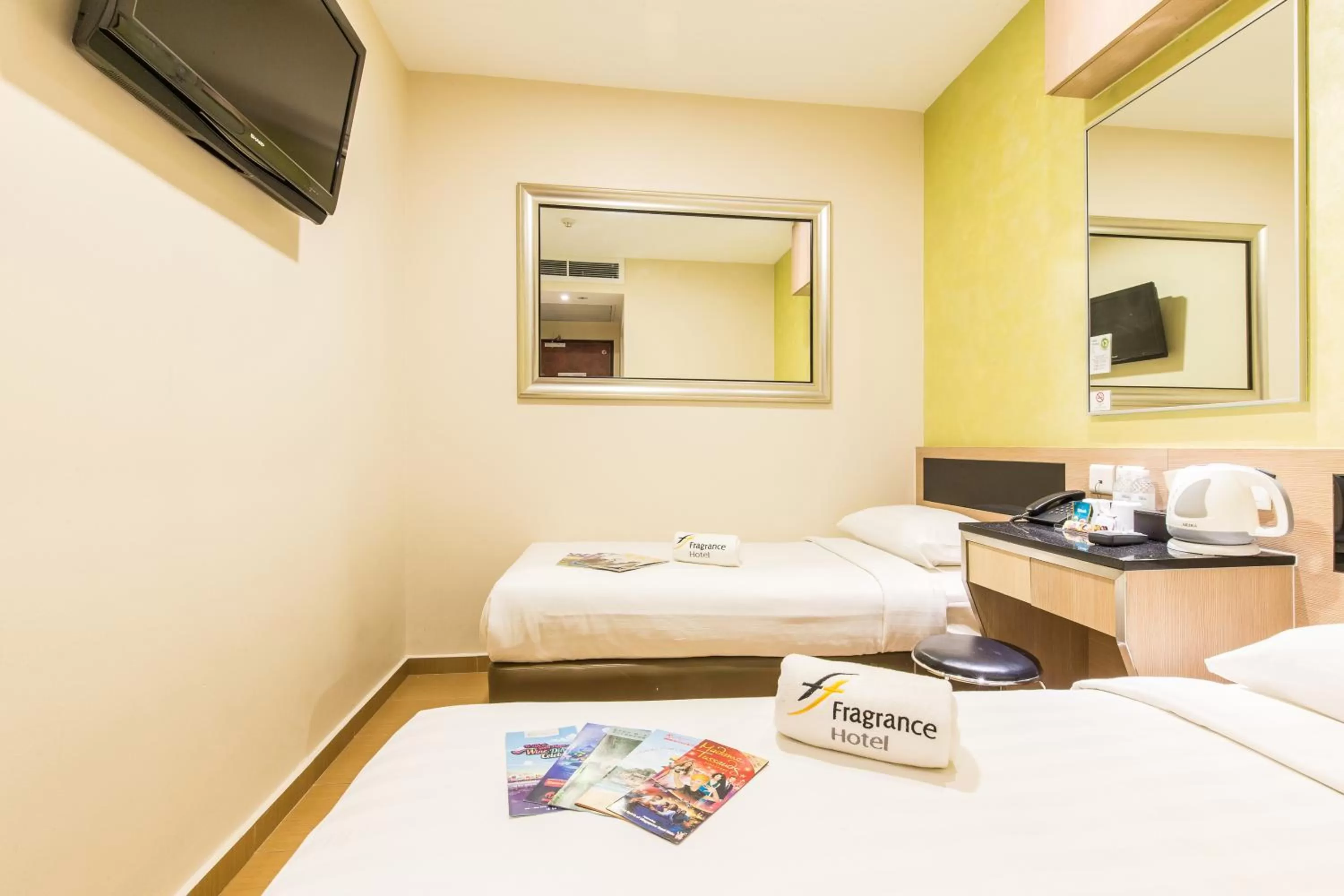 Photo of the whole room, Bed in Fragrance Hotel - Ocean View