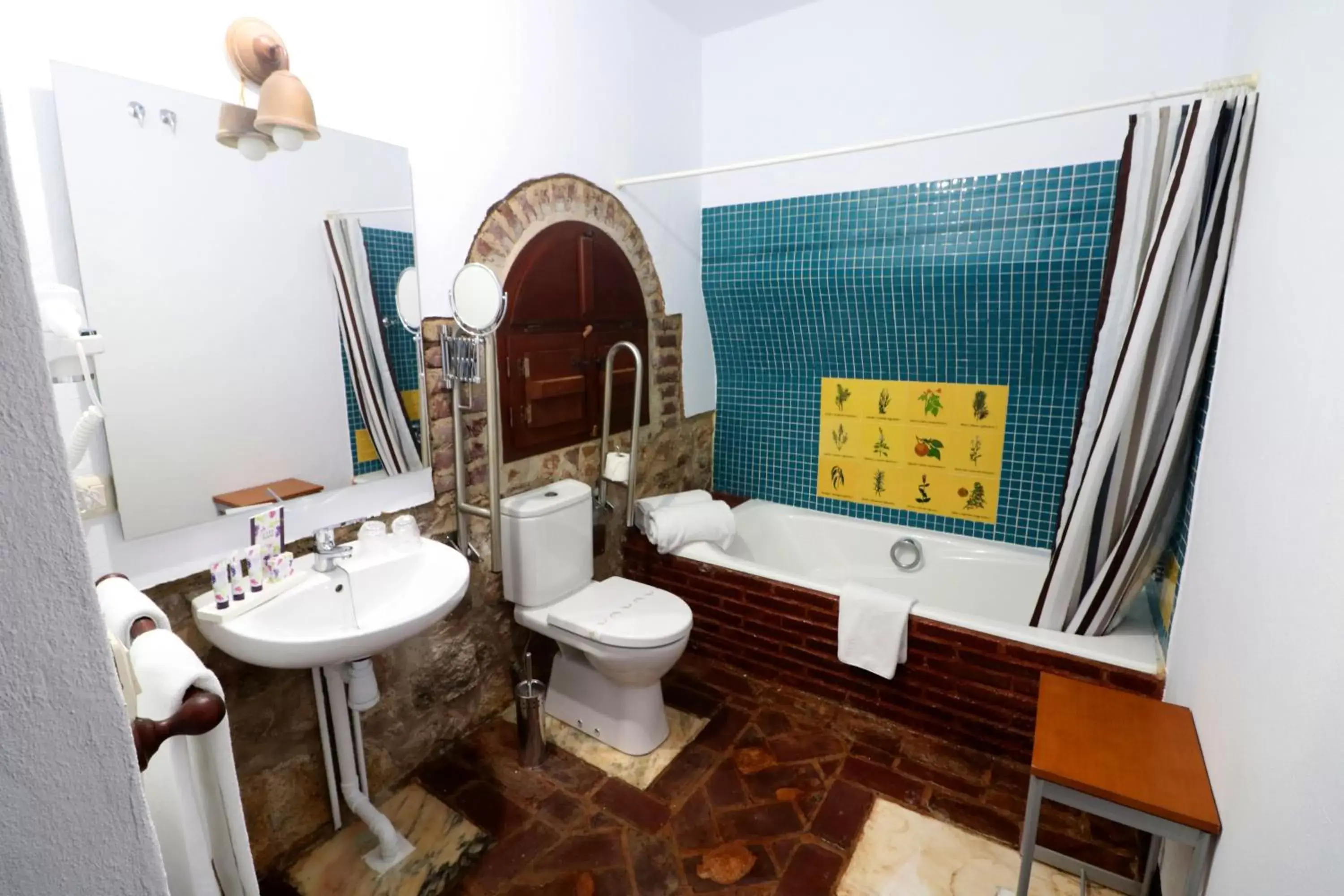 Bathroom in Hotel Monasterio de Rocamador