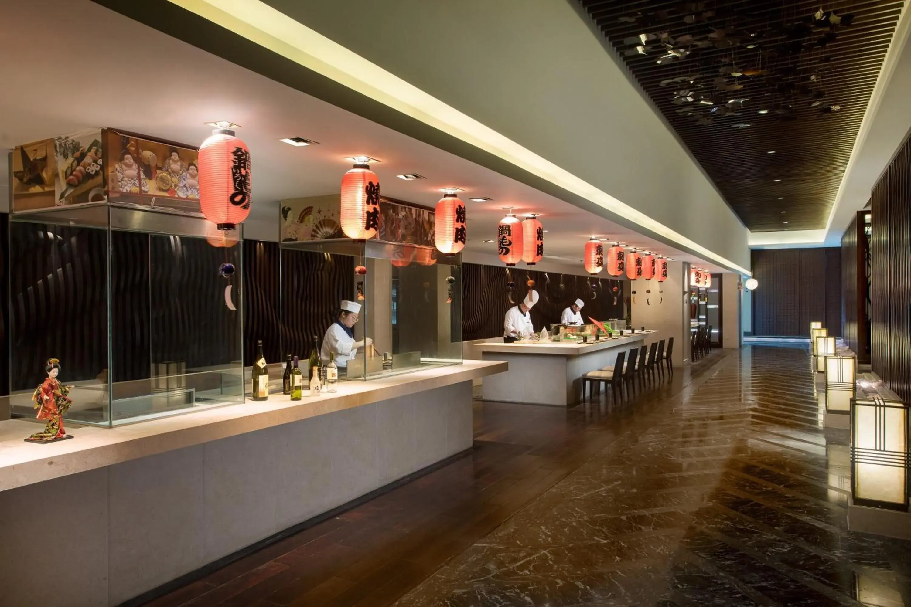 Lounge or bar, Restaurant/Places to Eat in Crowne Plaza Ocean Spring Resort, an IHG Hotel