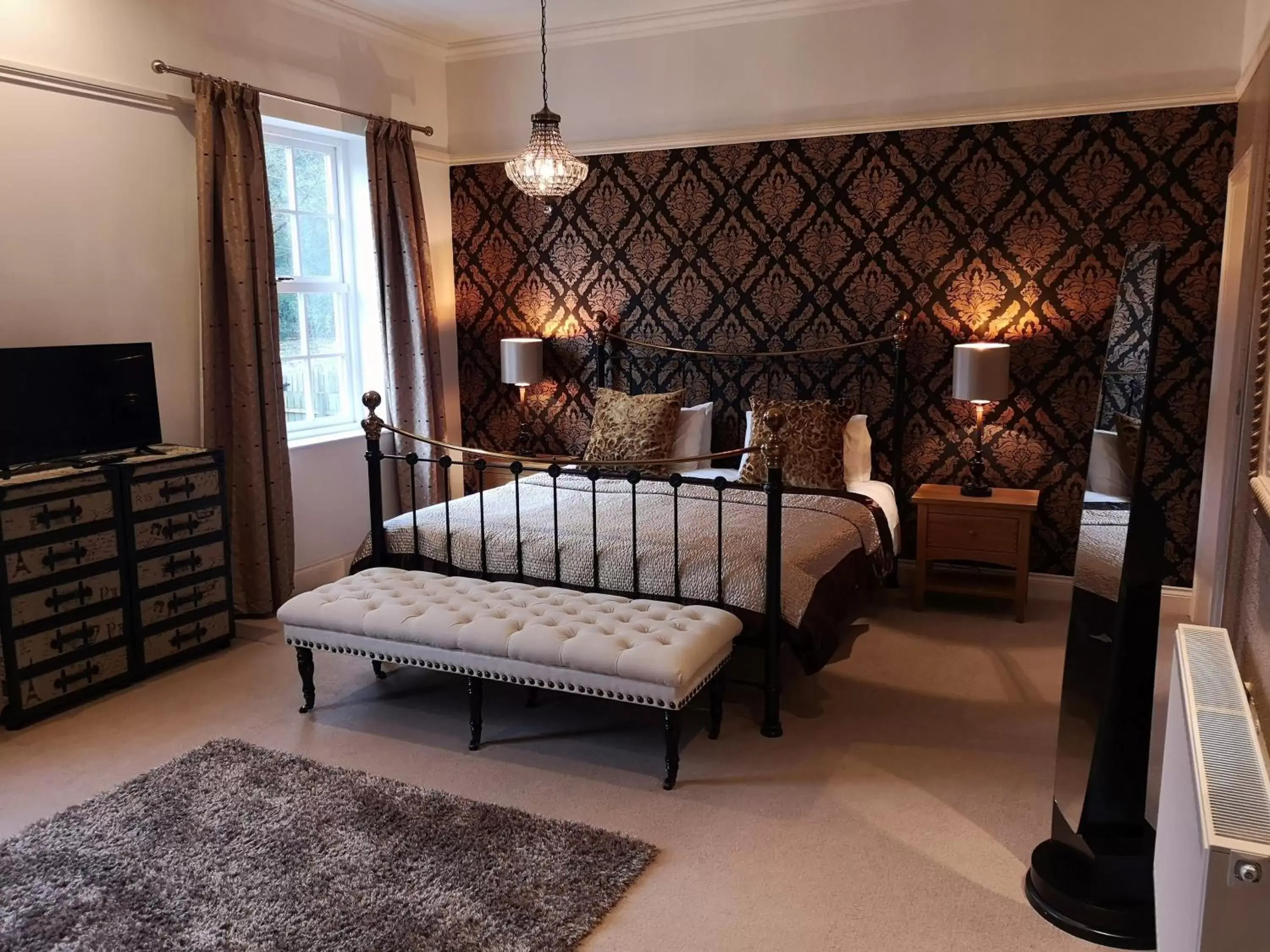 Bed in Glangwili Mansion - Luxury 5 star Bed & Breakfast