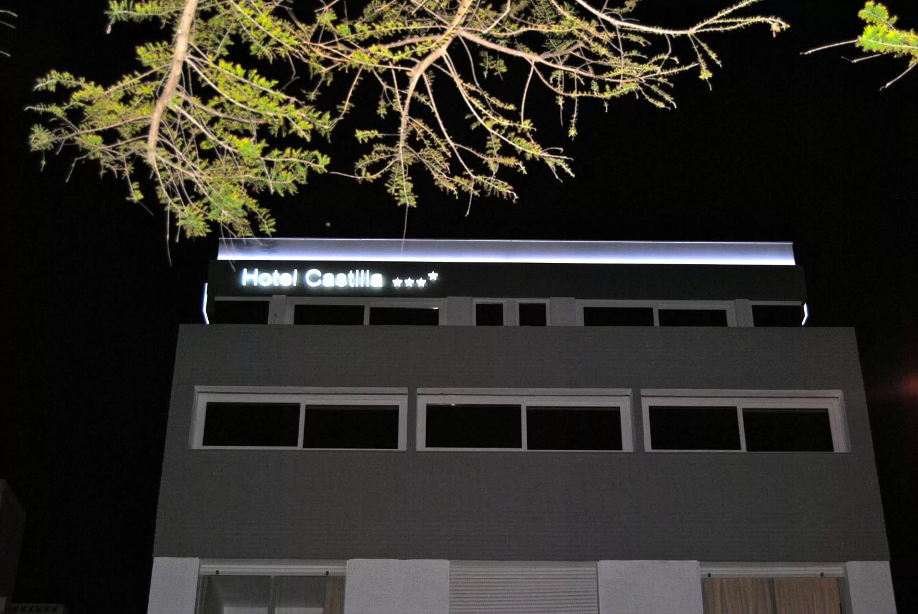 Facade/entrance in Hotel Castilla