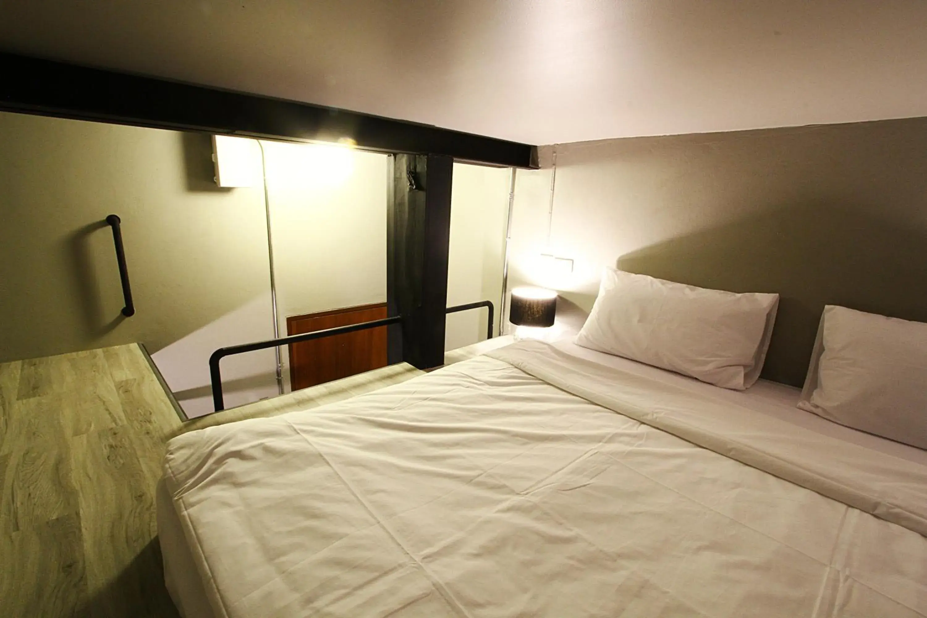 Photo of the whole room, Bed in Here Hostel Bangkok
