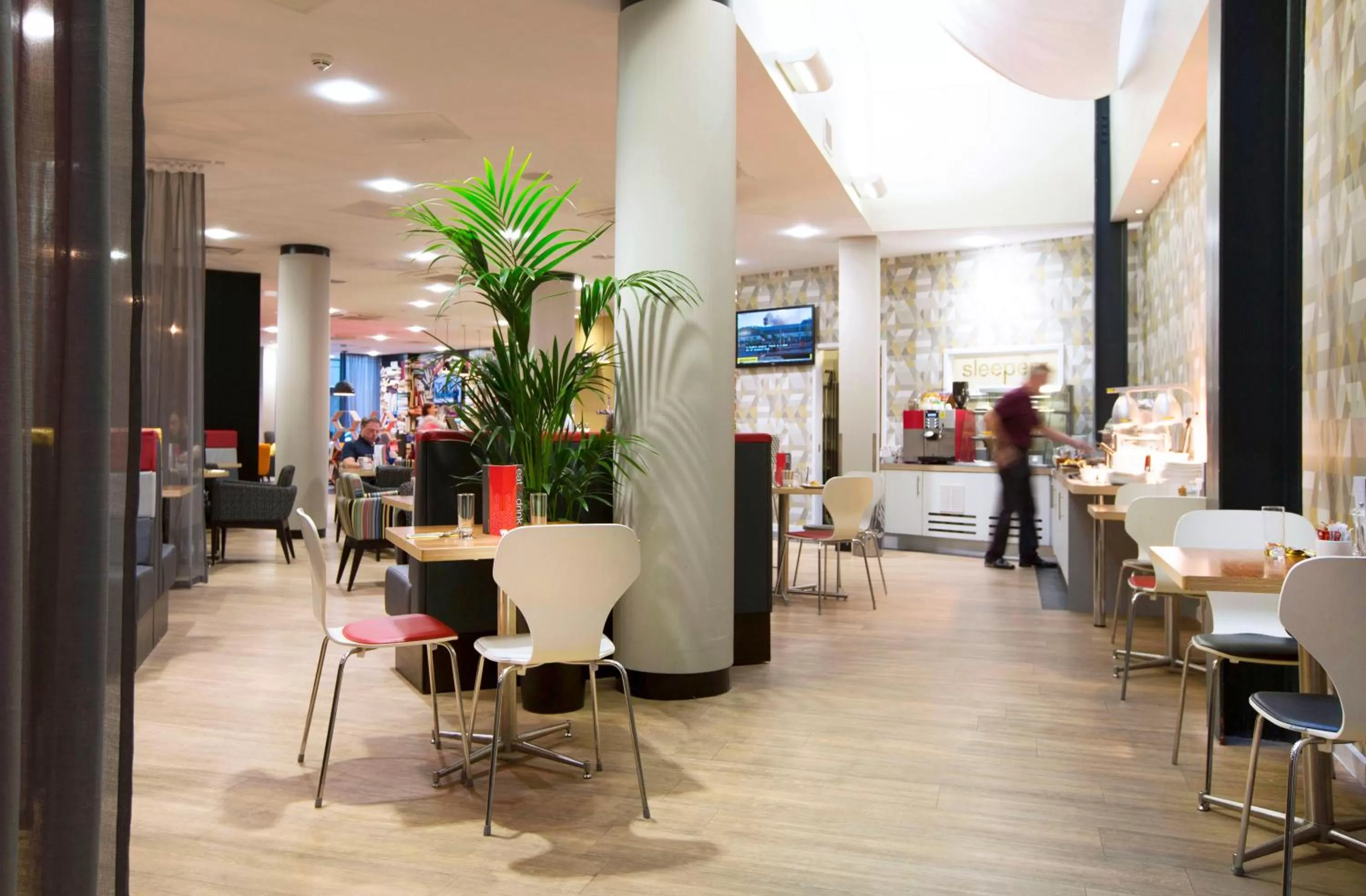 Restaurant/places to eat in Sleeperz Hotel Newcastle