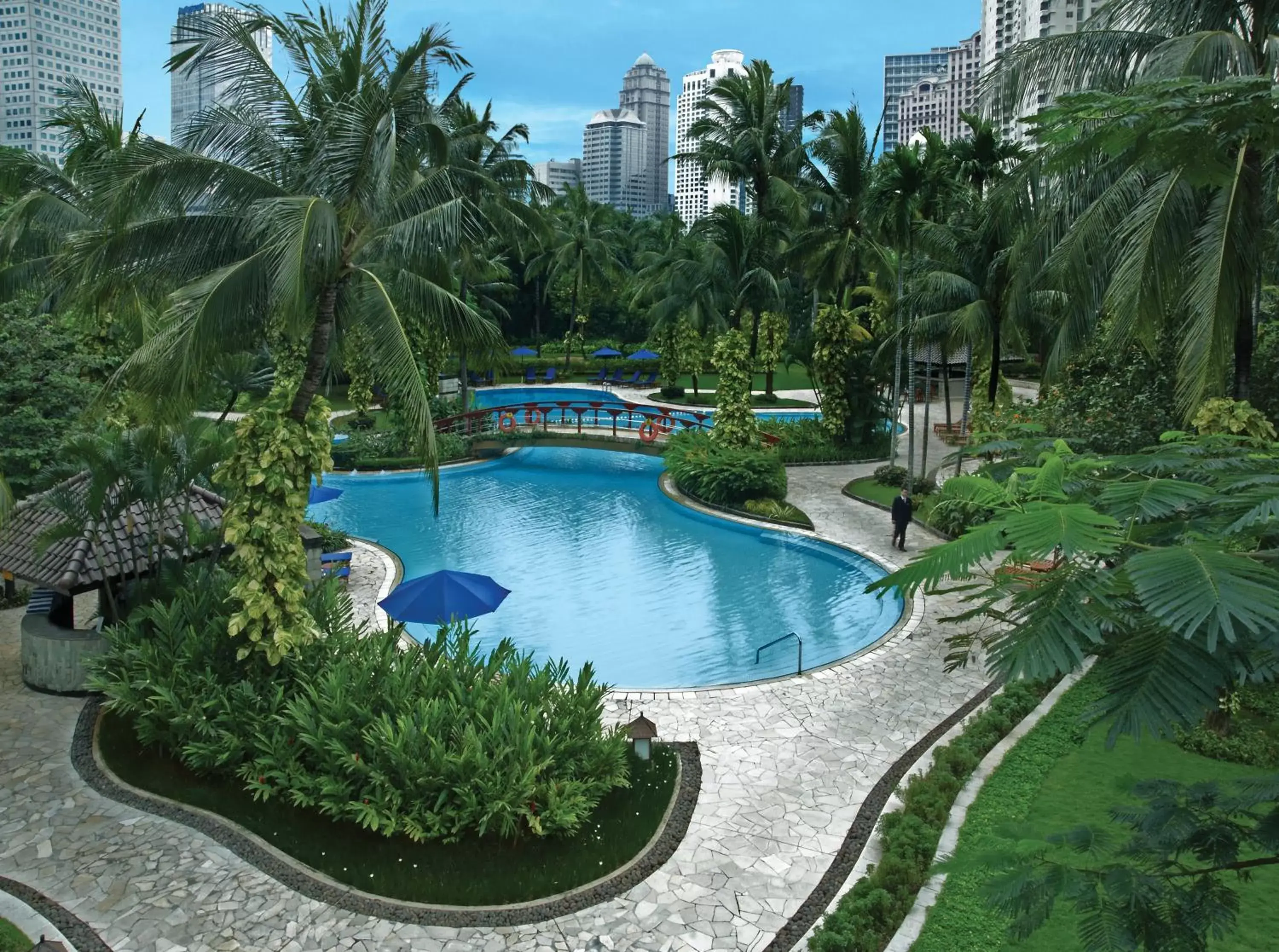 Garden view, Pool View in Shangri-La Jakarta