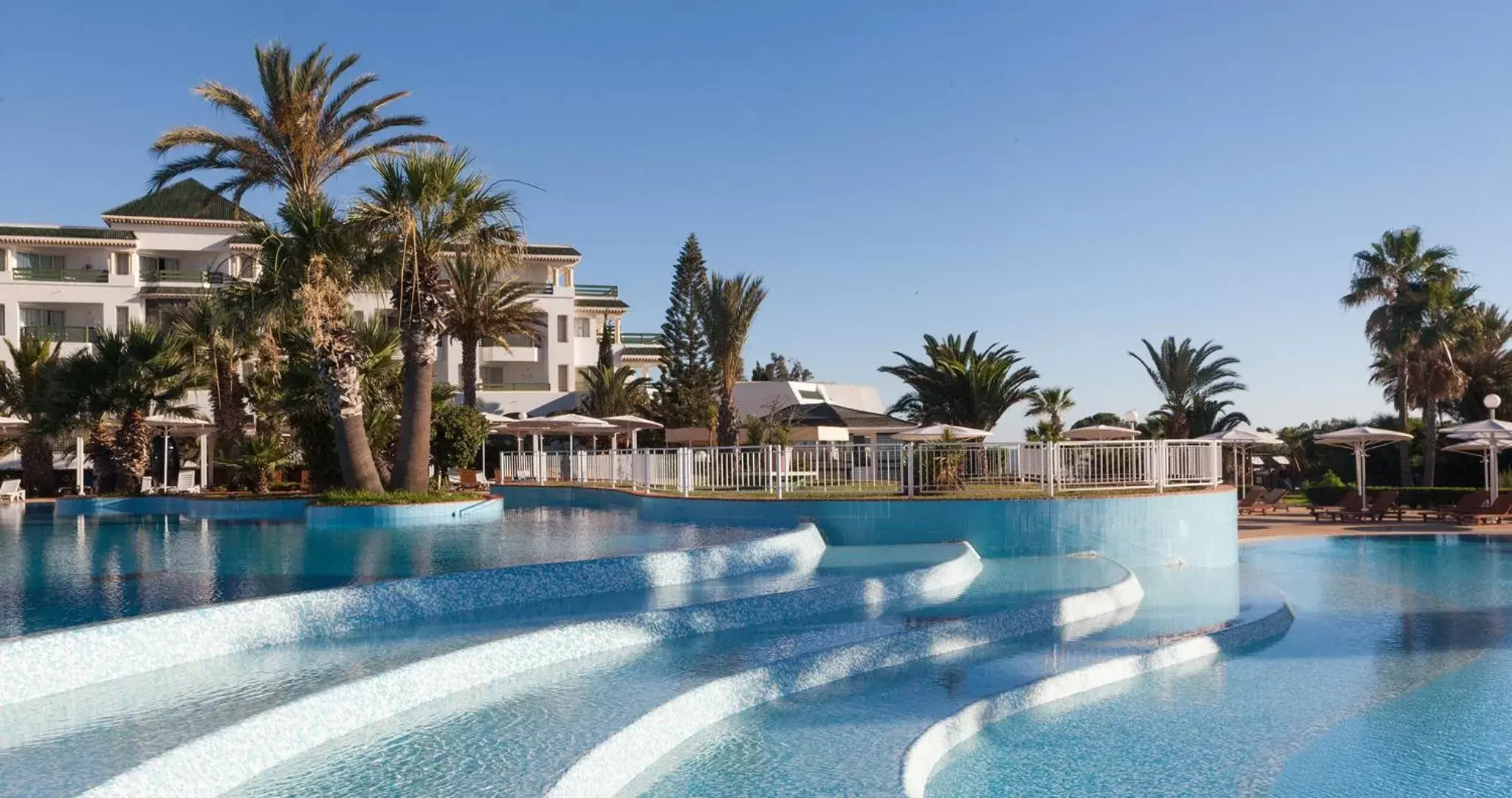 Property building, Swimming Pool in El Mouradi Palm Marina