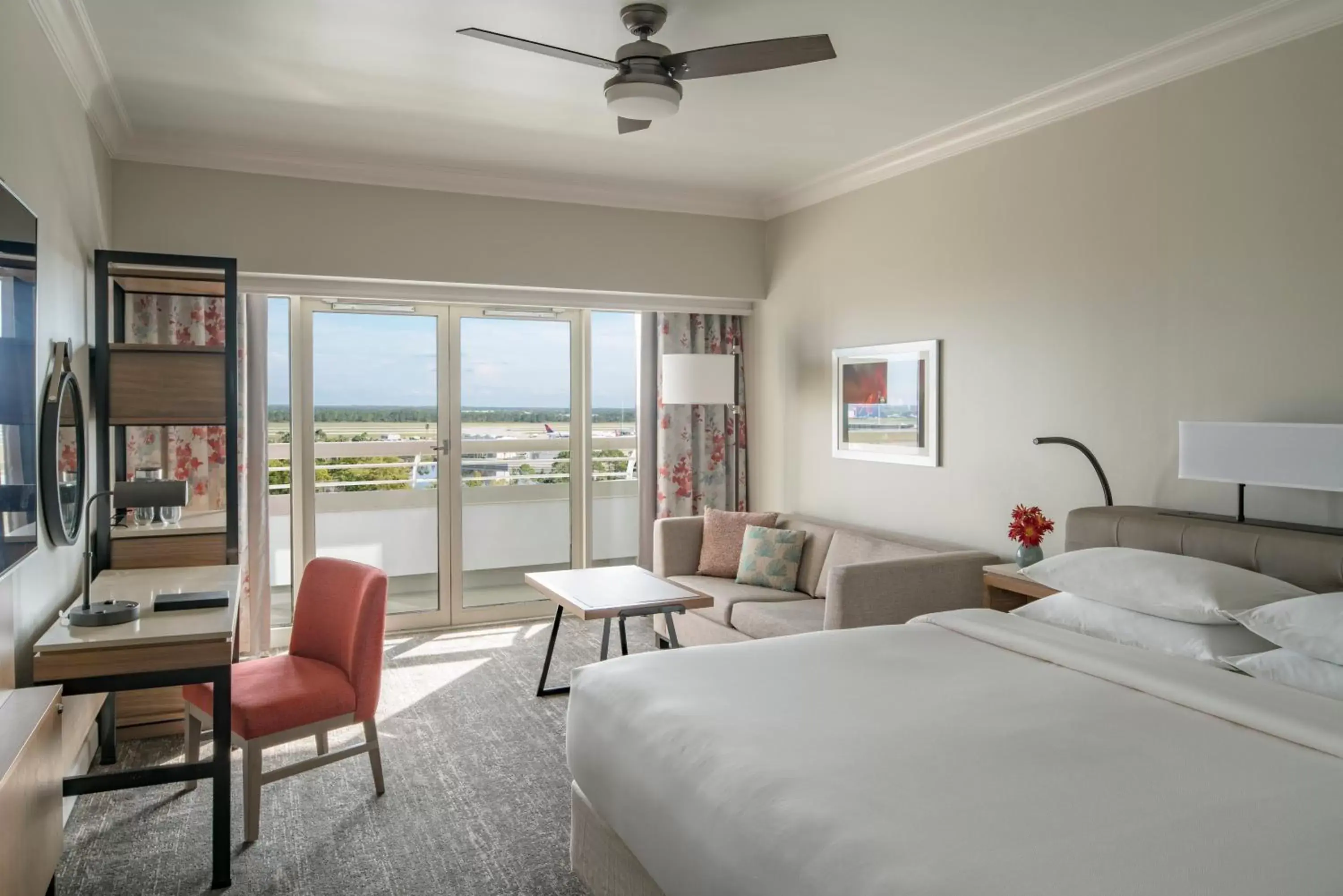 King Room with Runway View in Hyatt Regency Orlando International Airport Hotel
