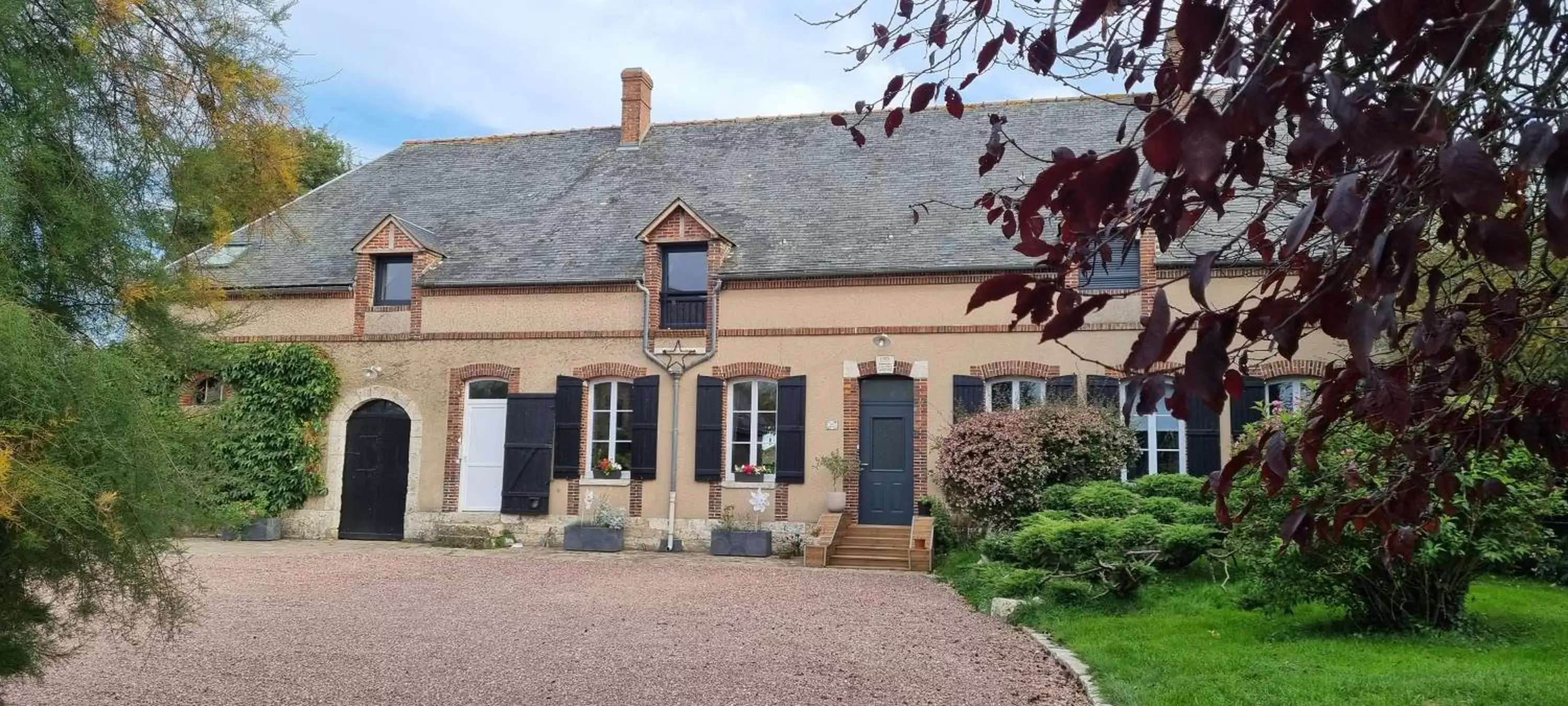 Property Building in Au Nid des Champs, Agréable chambre d'hôtes avec jacuzzi sur demande, proche de Chartres