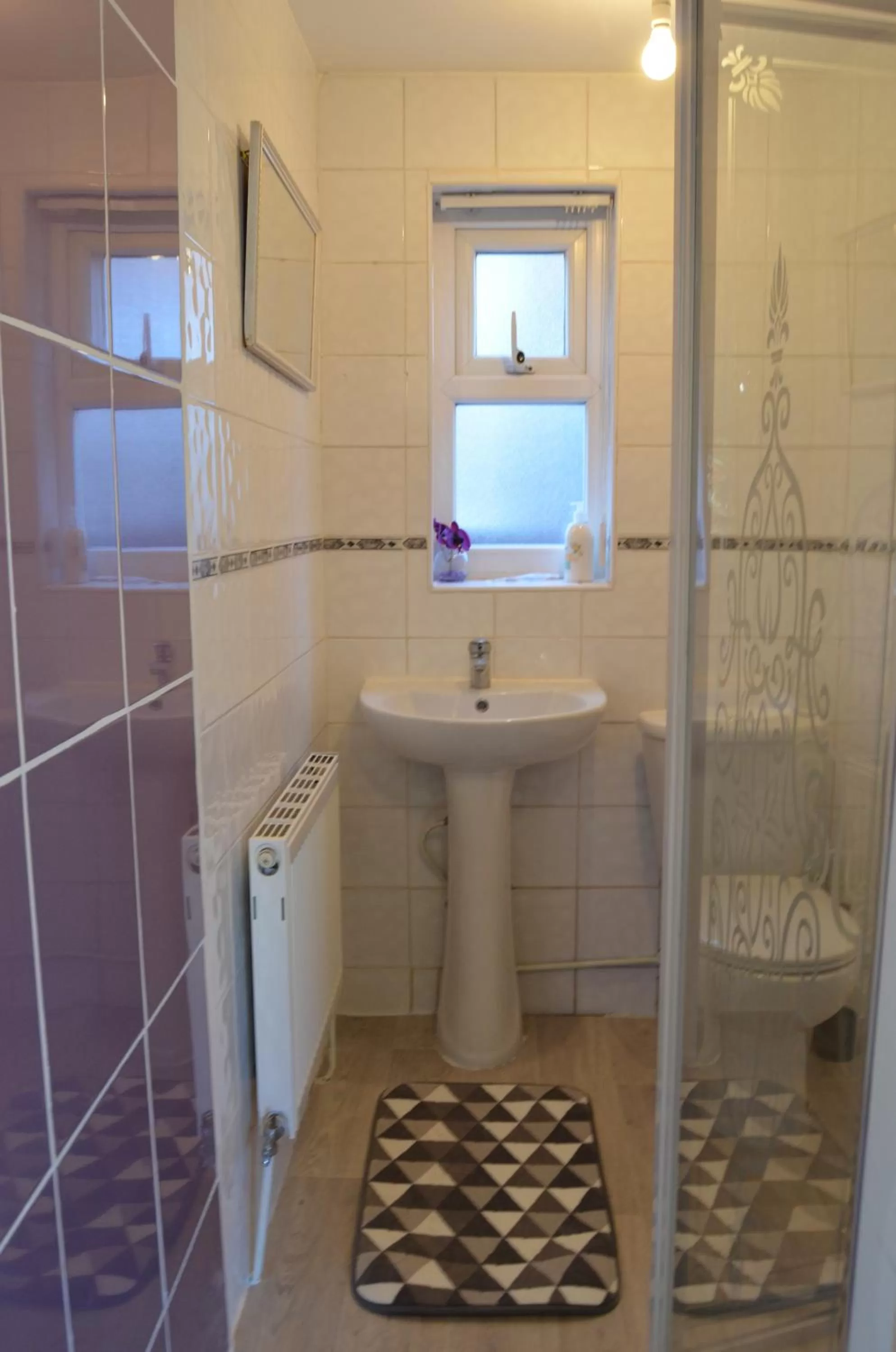 Bathroom in Old Trafford Guest House