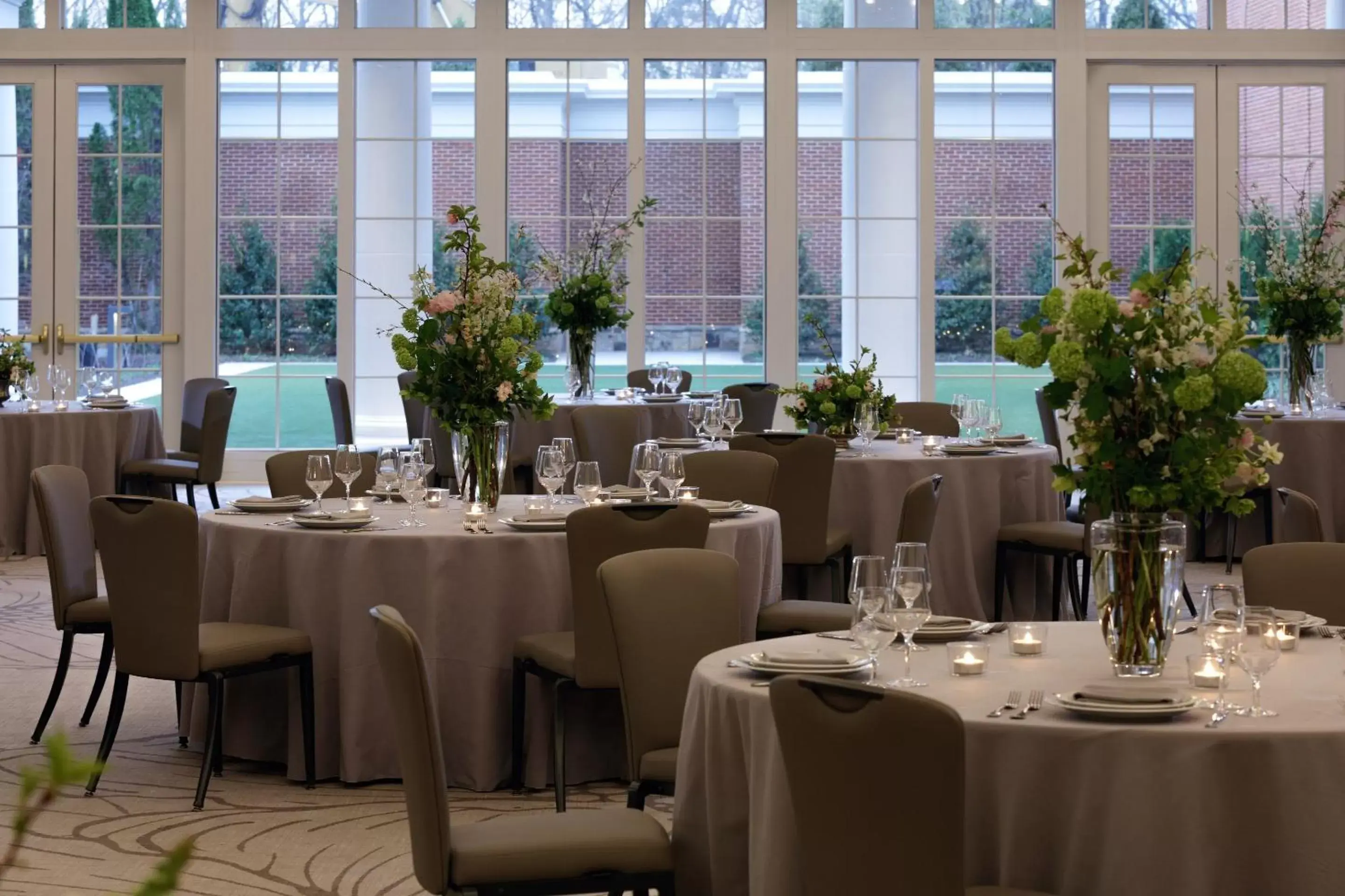 Banquet/Function facilities, Restaurant/Places to Eat in Kimpton - The Forum Hotel, an IHG Hotel