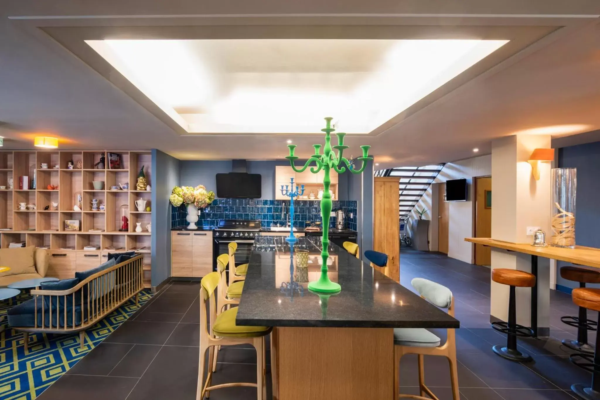 Lounge or bar in Novotel Orléans Sud La Source Lounge or bar in Novotel Orléans Sud La Source