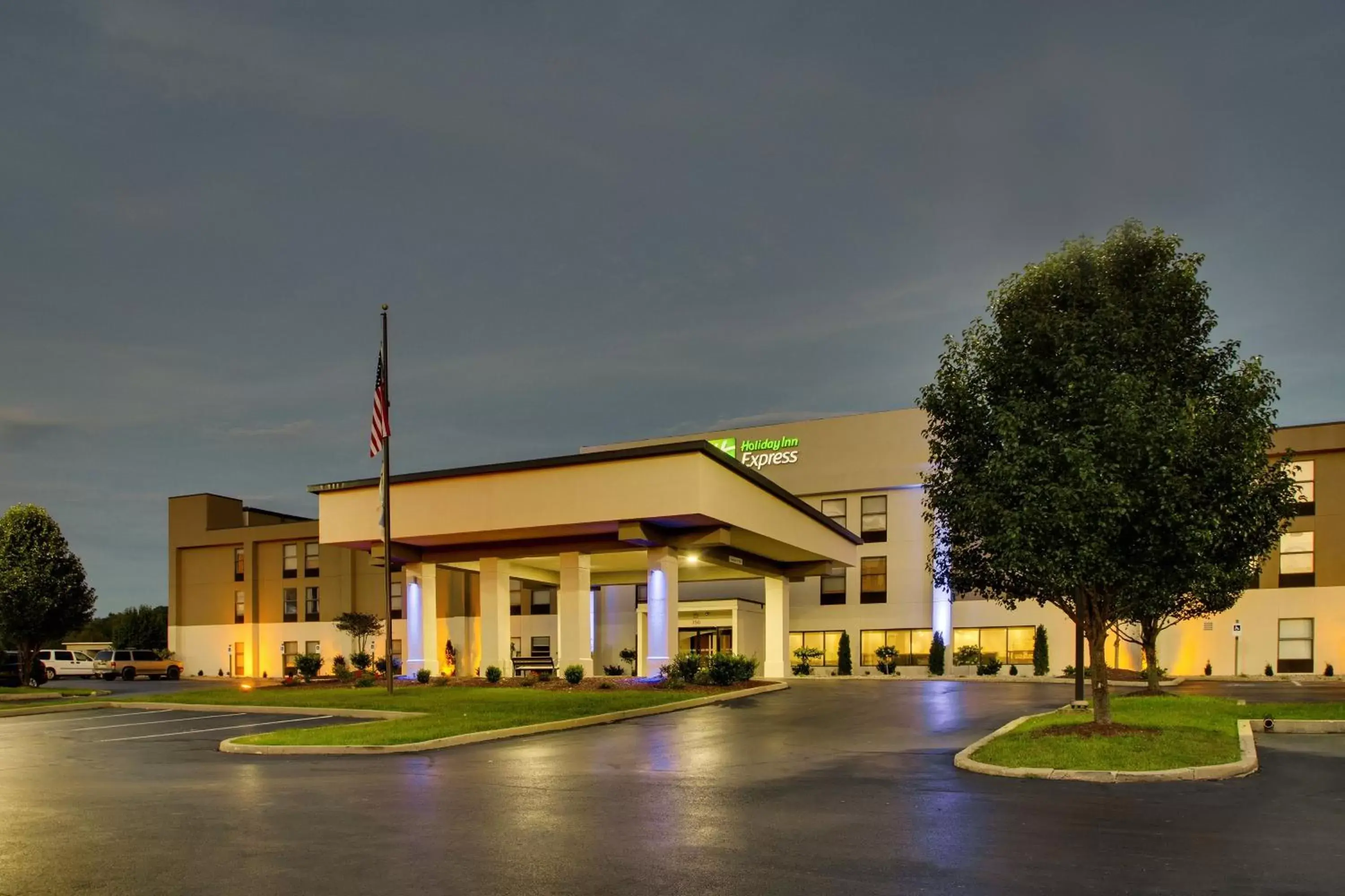 Property Building in Holiday Inn Express - Horse Cave, an IHG Hotel