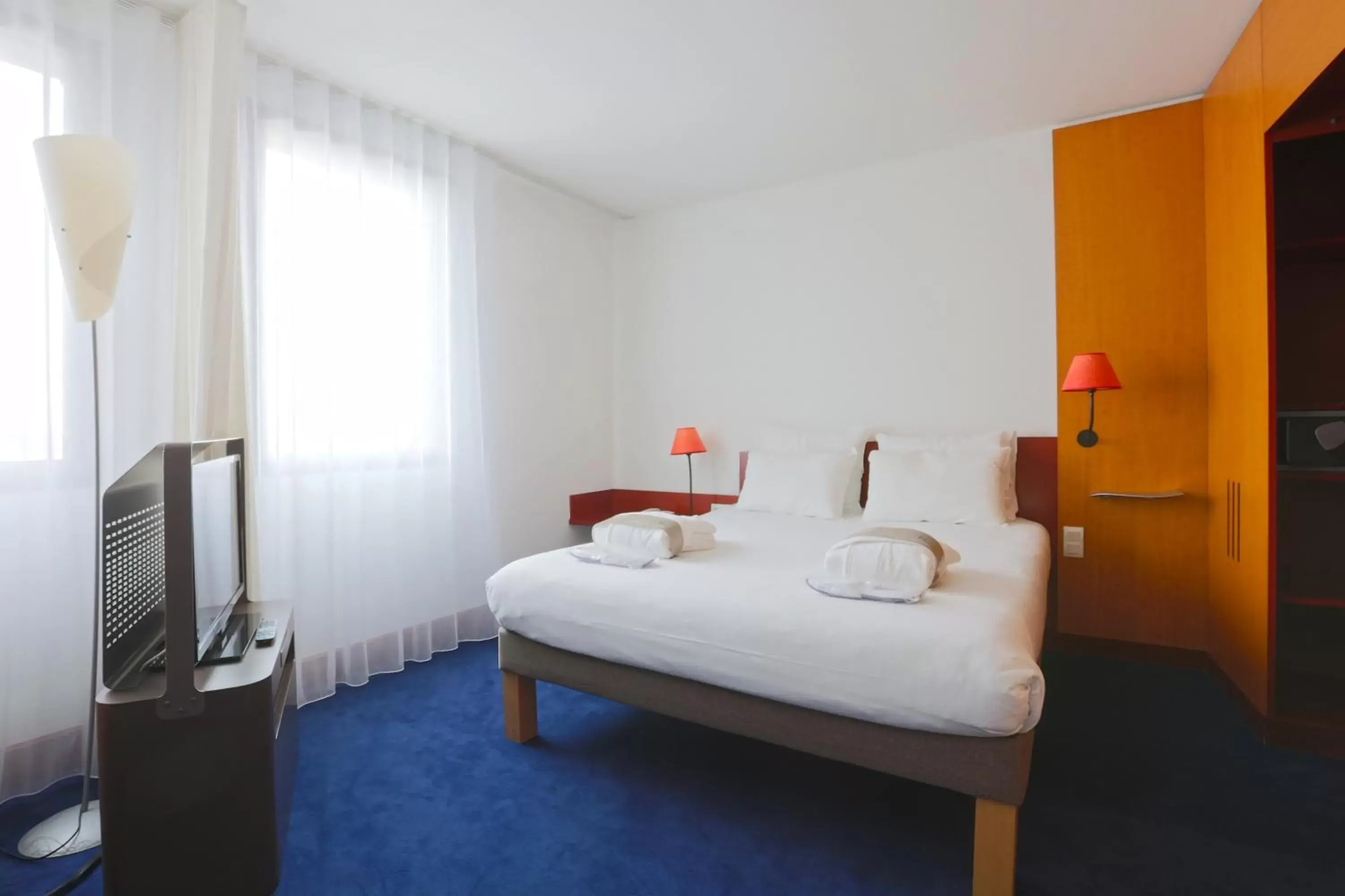 Bedroom, Bed in Novotel Suites Nancy Centre
