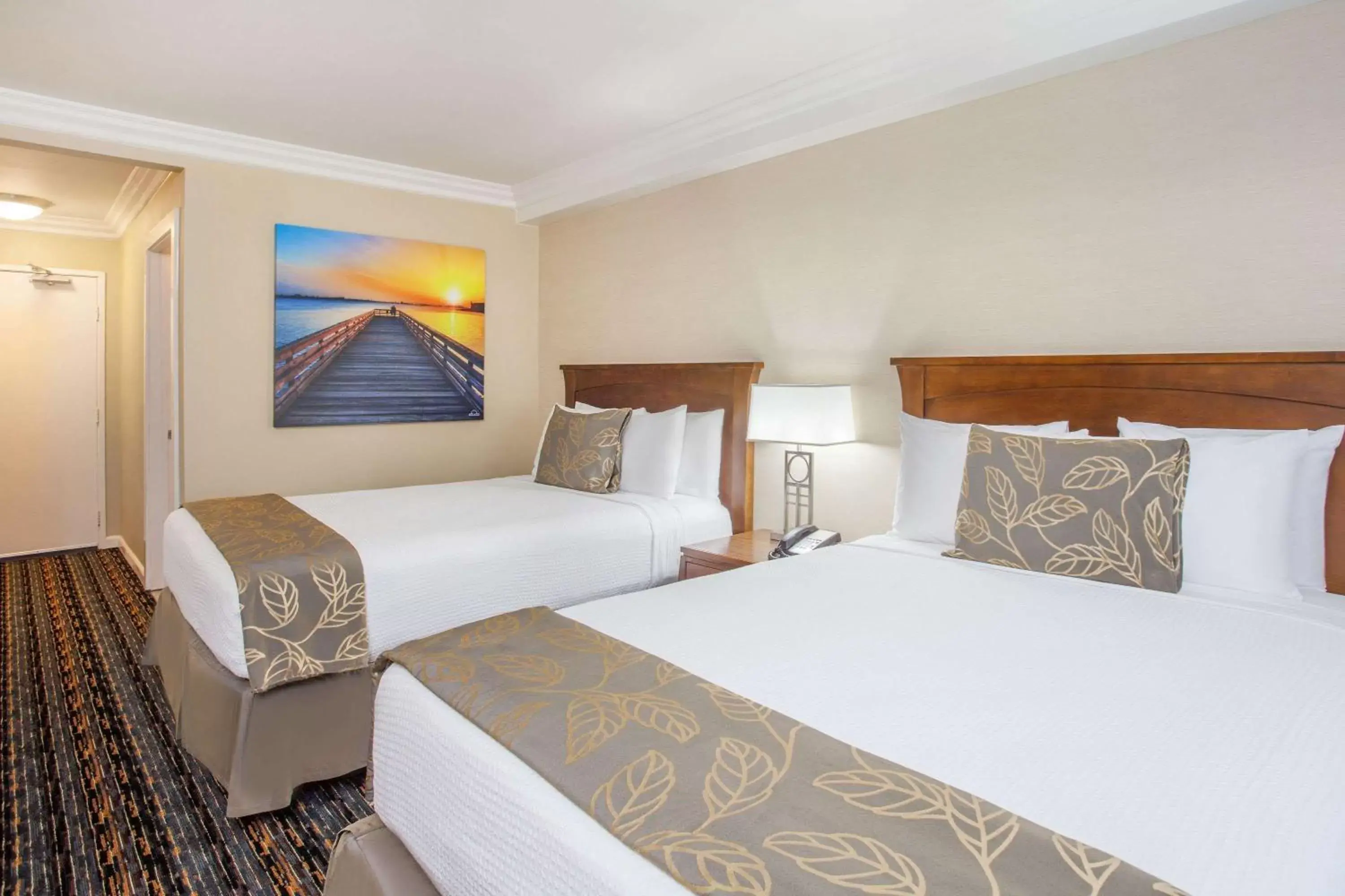 Photo of the whole room, Bed in Days Inn by Wyndham San Diego Hotel Circle