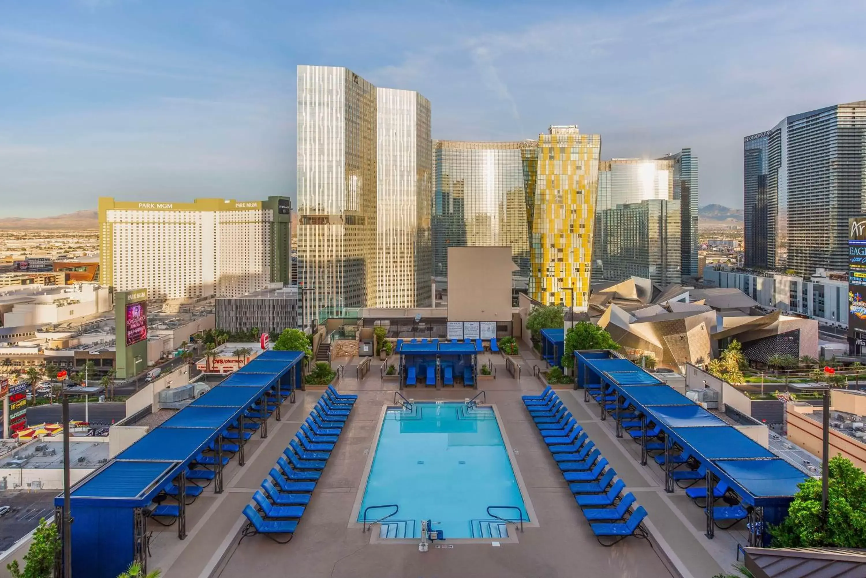 Swimming Pool in Hilton Vacation Club Polo Towers Las Vegas