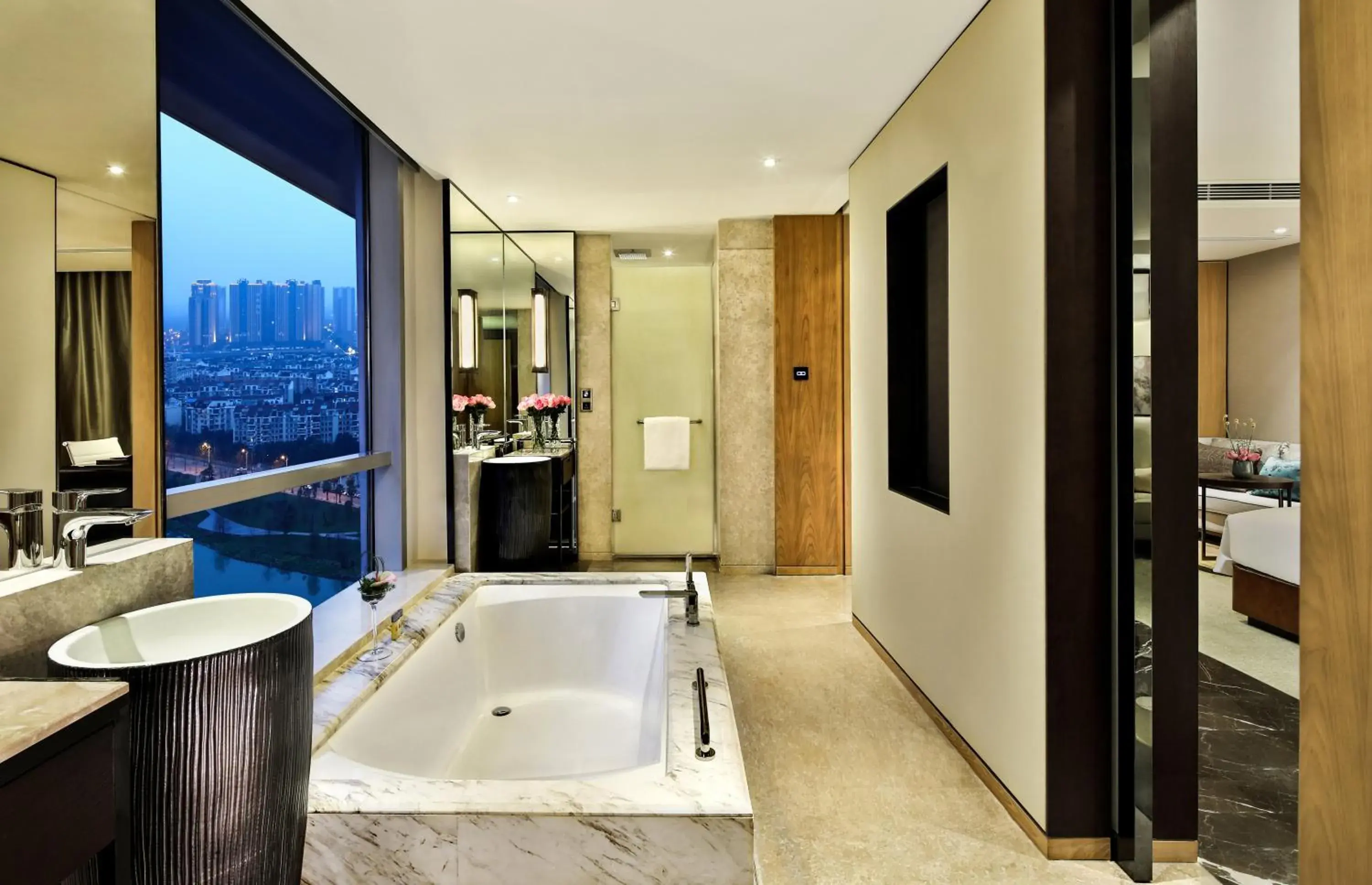 Photo of the whole room, Bathroom in Crowne Plaza Chengdu Wenjiang, an IHG Hotel