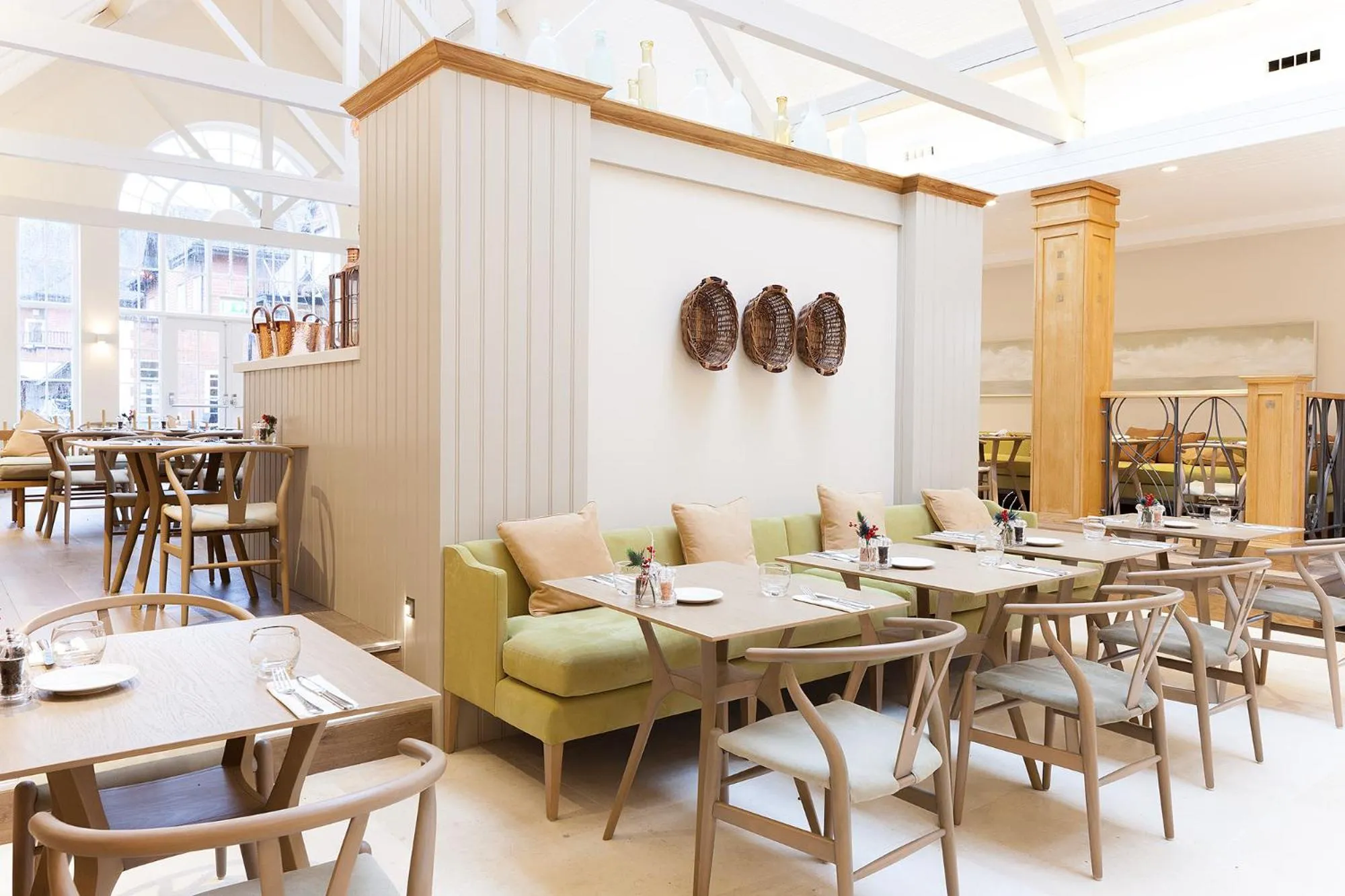Restaurant/places to eat in Champneys Forest Mere