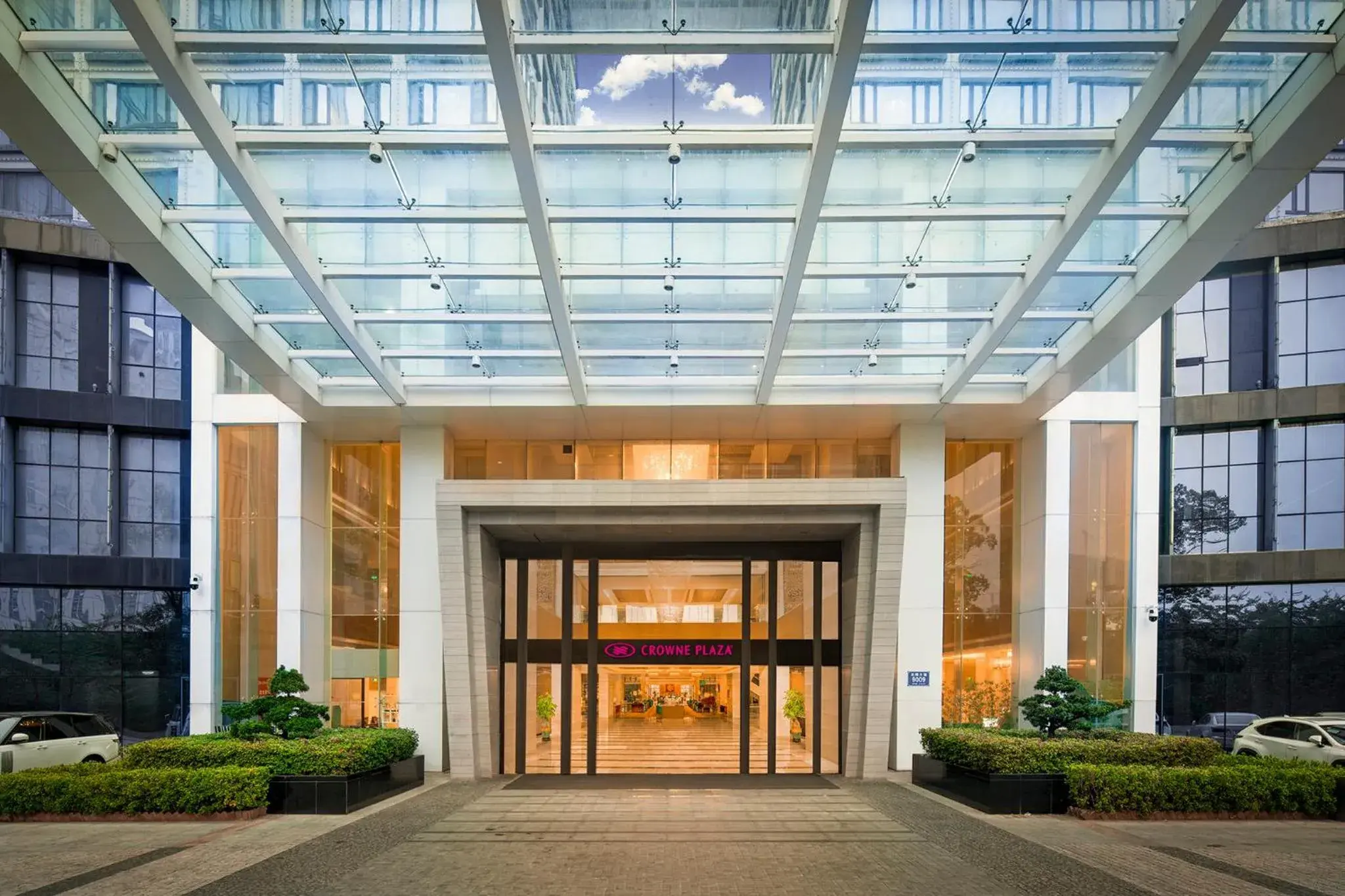 Property building in Crowne Plaza Shenzhen Longgang City Centre by IHG Property building in Crowne Plaza Shenzhen Longgang City Centre by IHG