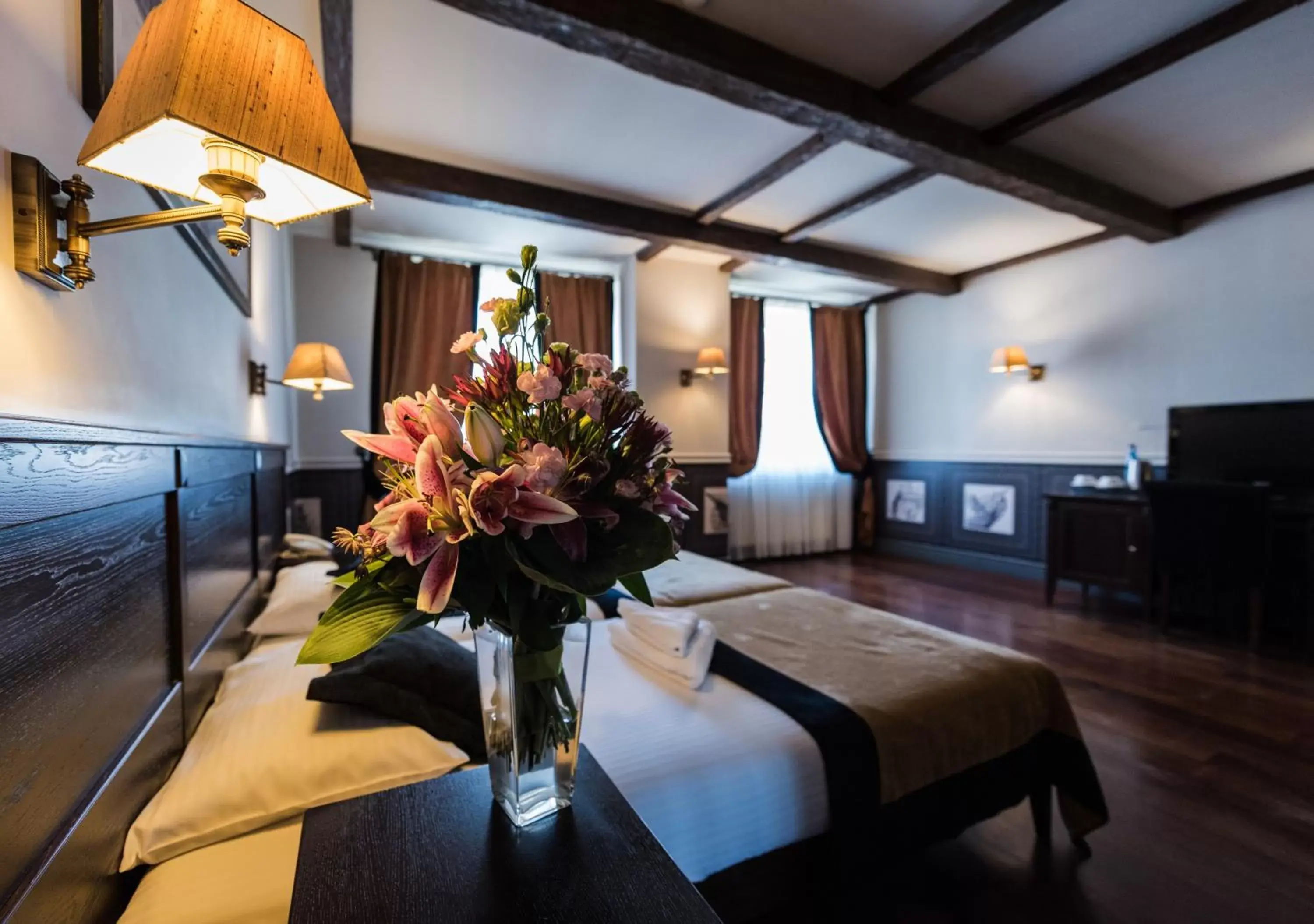 Photo of the whole room, Bed in Hotel Holland House Old Town Photo of the whole room, Bed in Hotel Holland House Old Town