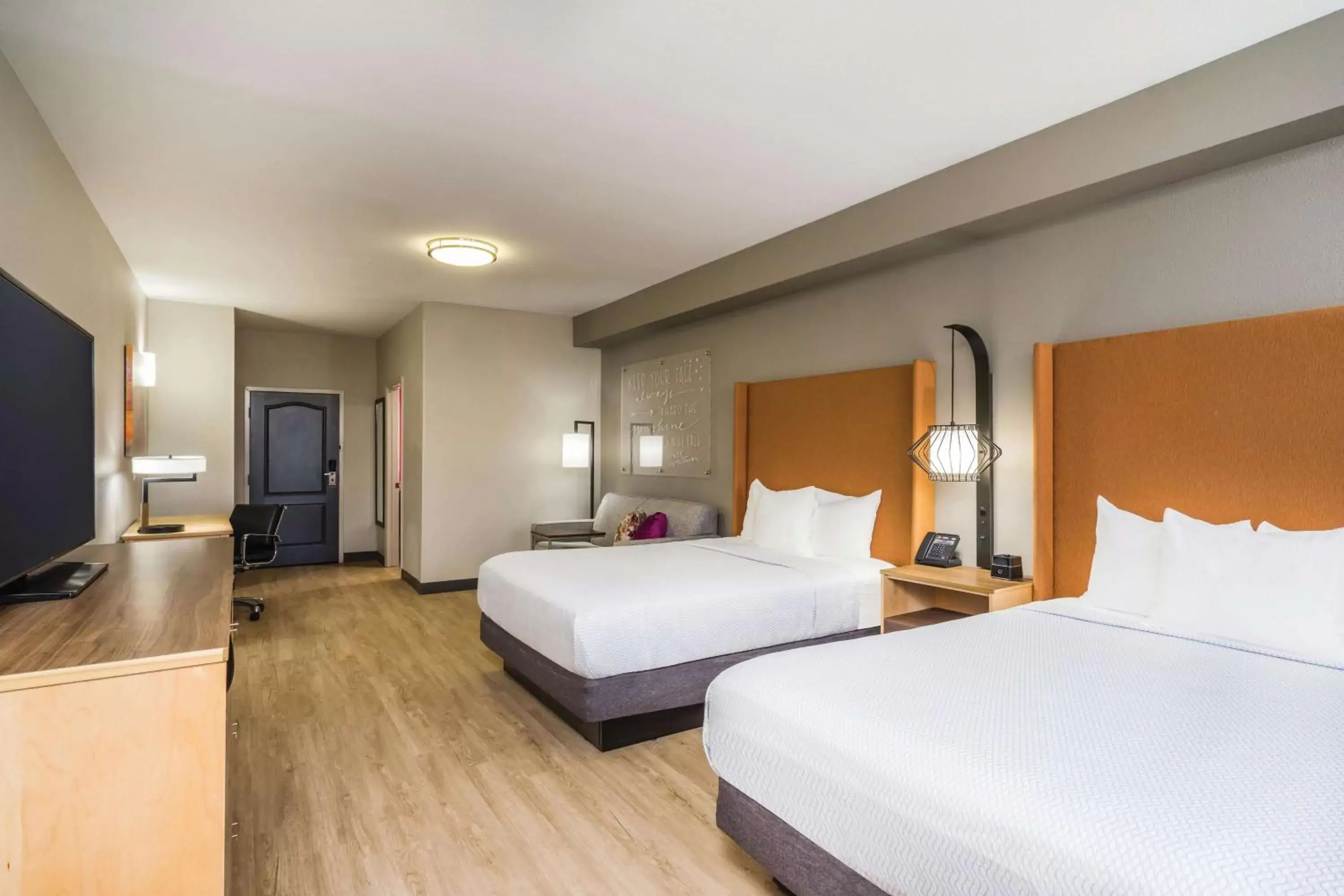 Queen Room with Two Queen Beds and Sofa Bed in La Quinta by Wyndham Chattanooga-Hamilton Place Queen Room with Two Queen Beds and Sofa Bed in La Quinta by Wyndham Chattanooga-Hamilton Place