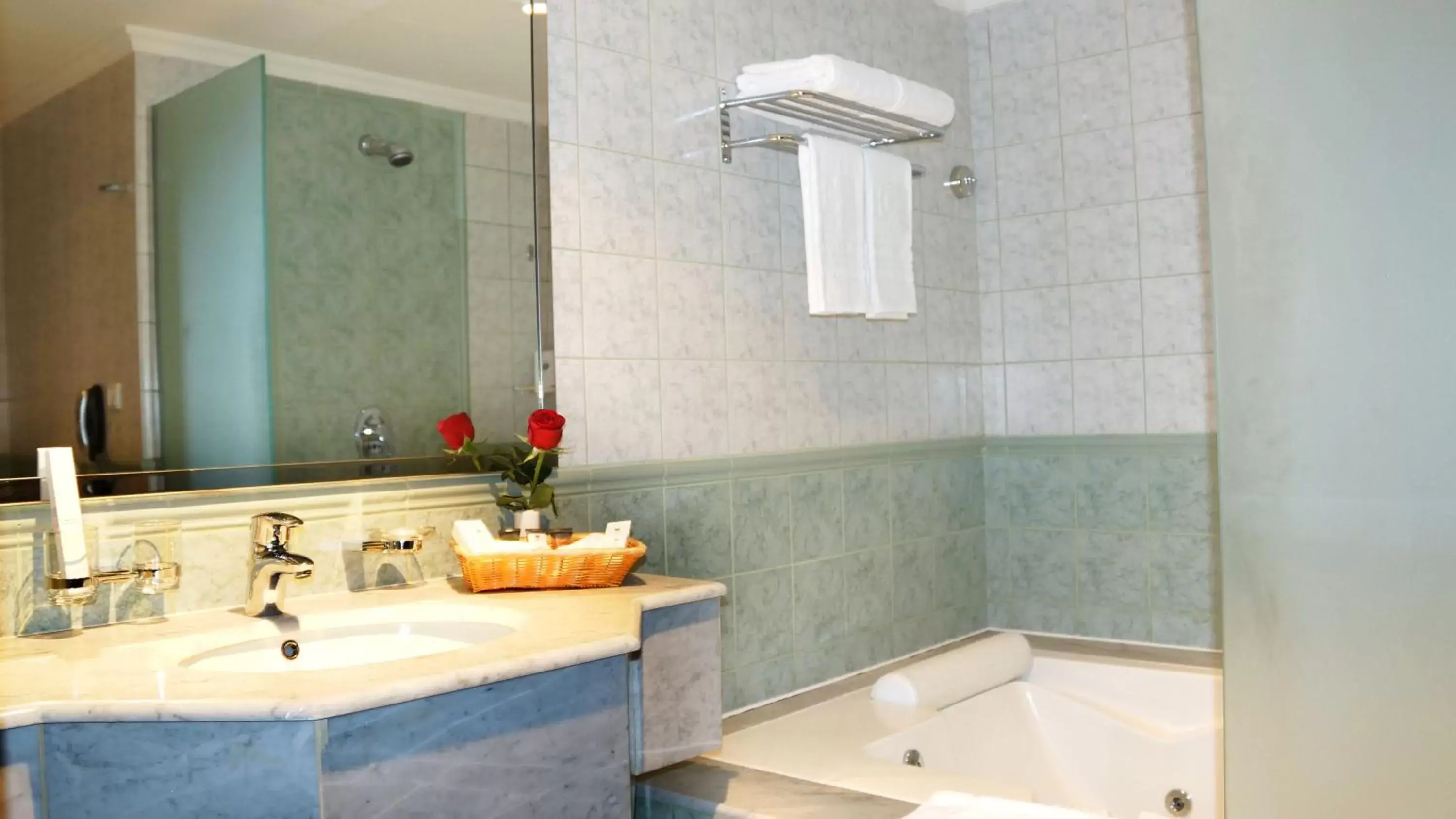 Shower, Bathroom in Executives Hotel - Olaya