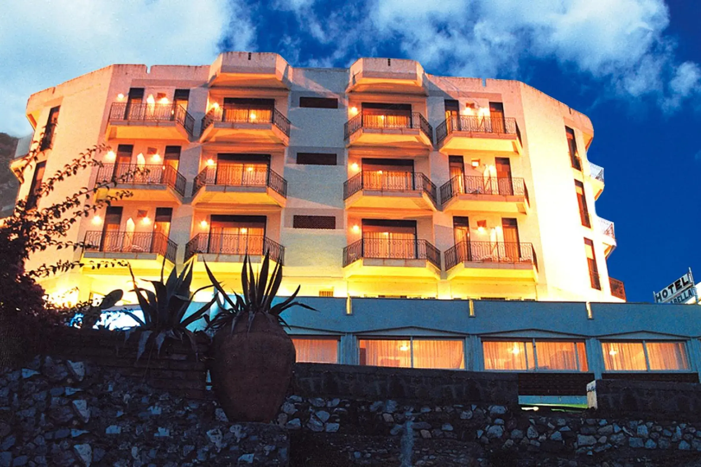 Facade/entrance in Hotel Isola Bella