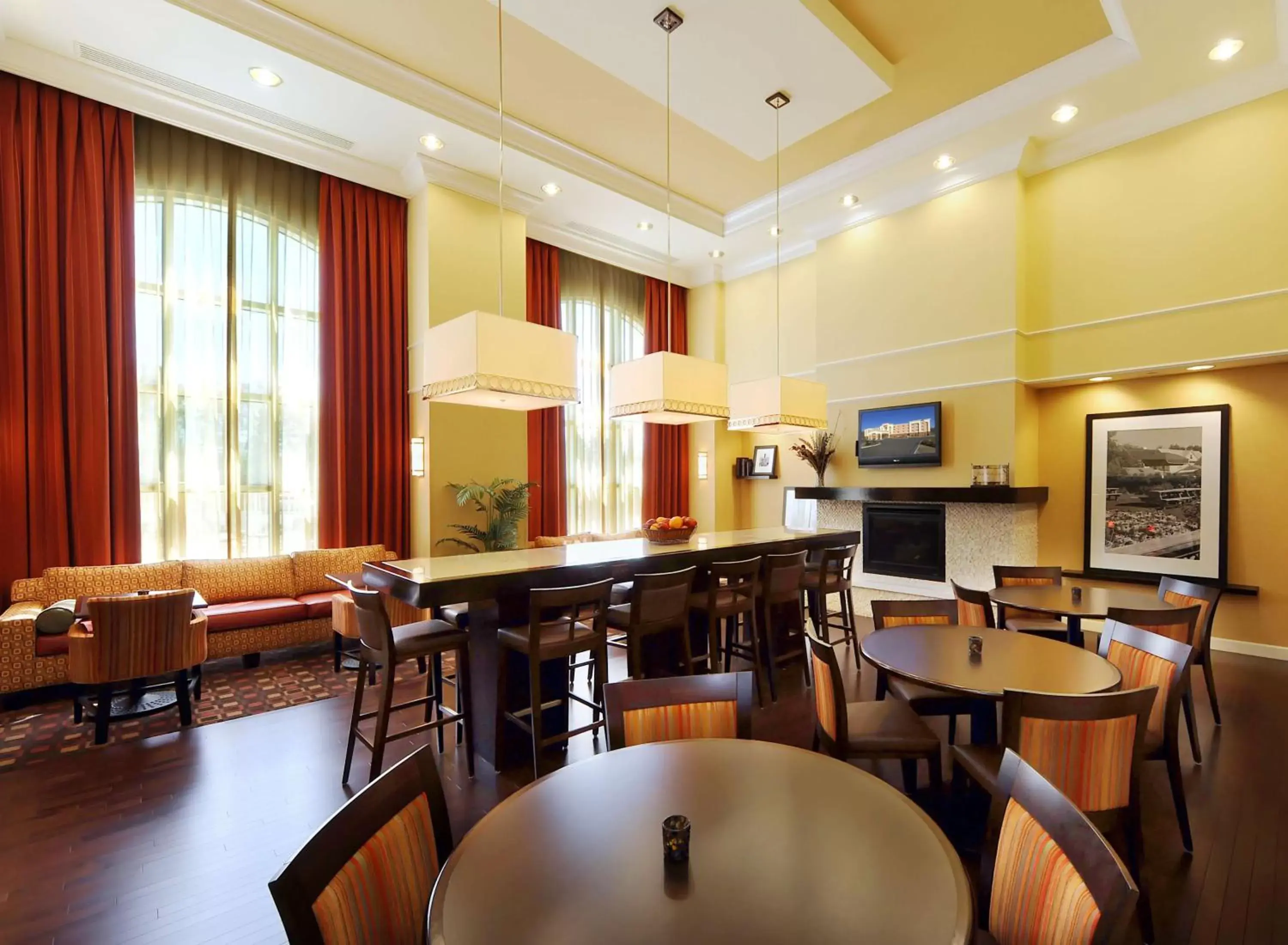 Dining area, Restaurant/Places to Eat in Hampton Inn & Suites Scottsboro