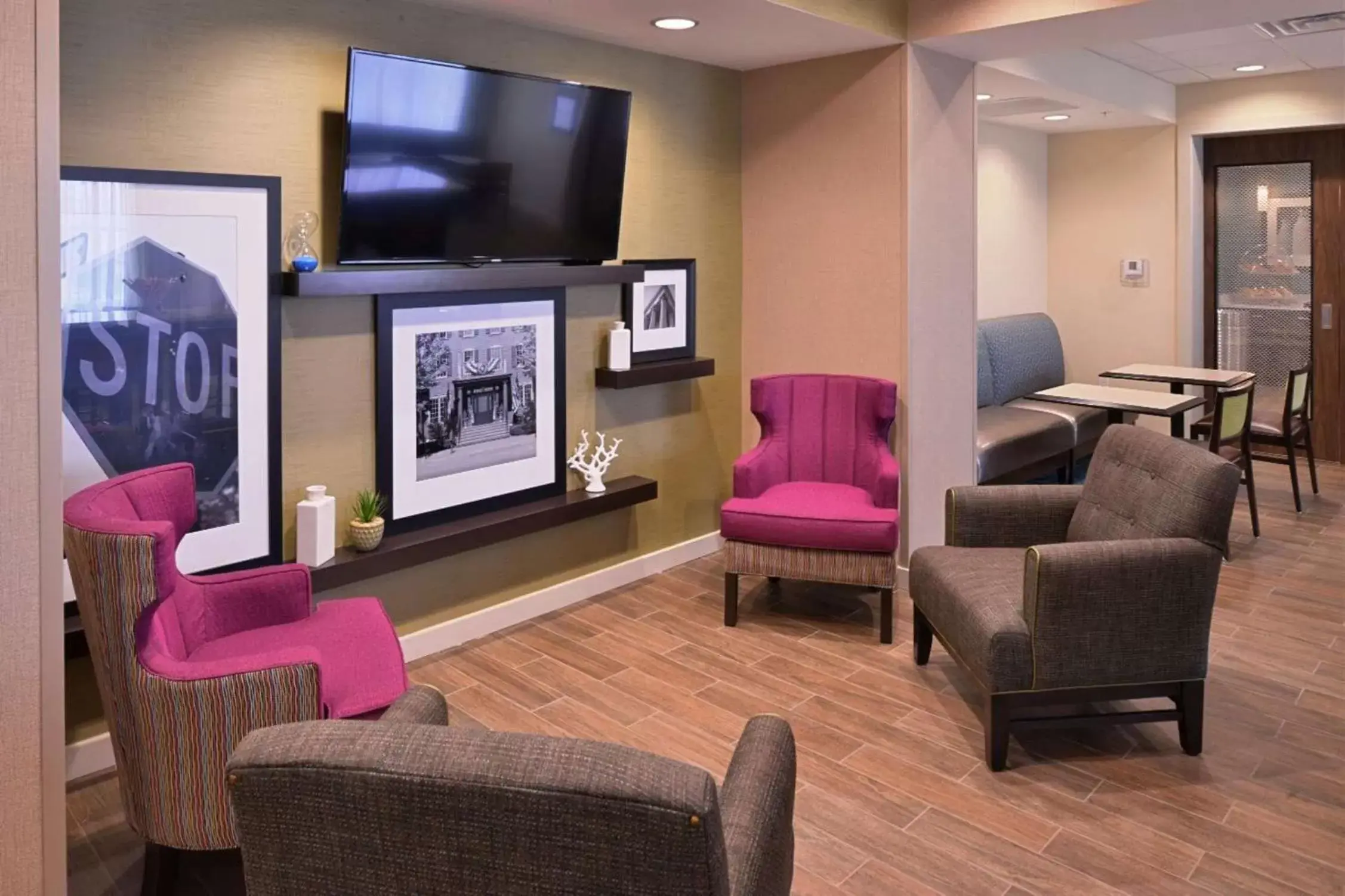 Lobby or reception, TV/Entertainment Center in Hampton Inn Leavenworth