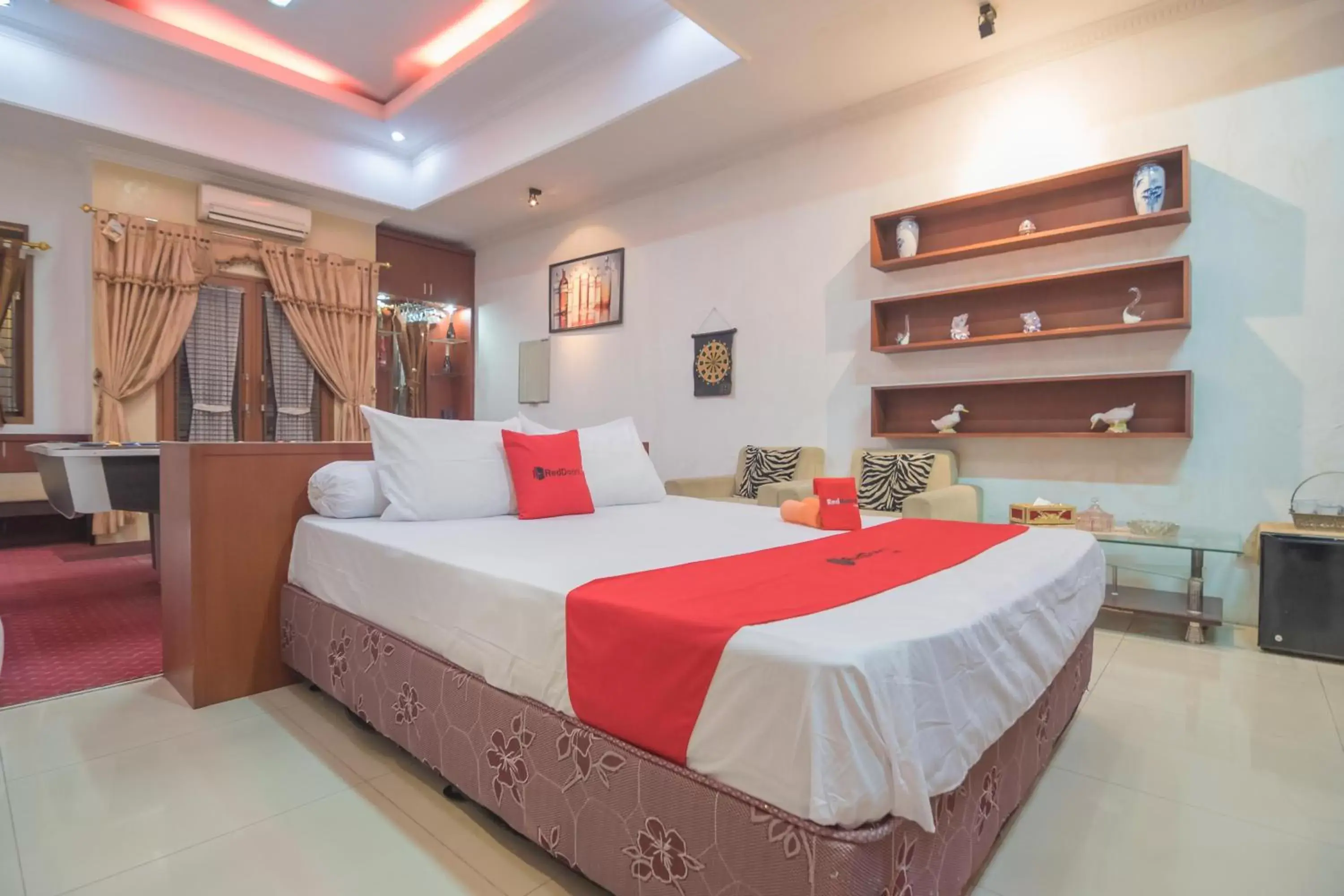 Bedroom in RedDoorz Syariah near Margahayu Raya