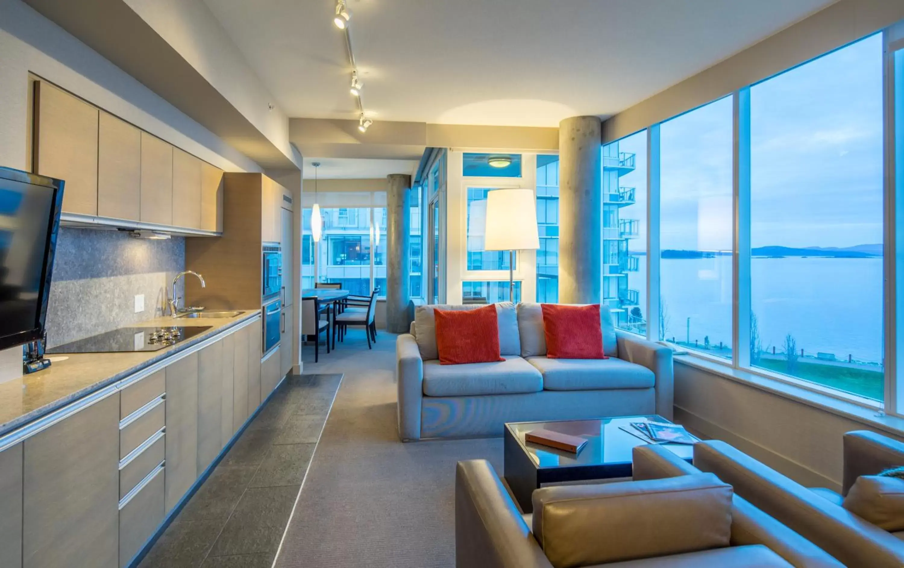 One-Bedroom Suite with Ocean View in The Sidney Pier Hotel & Spa One-Bedroom Suite with Ocean View in The Sidney Pier Hotel & Spa