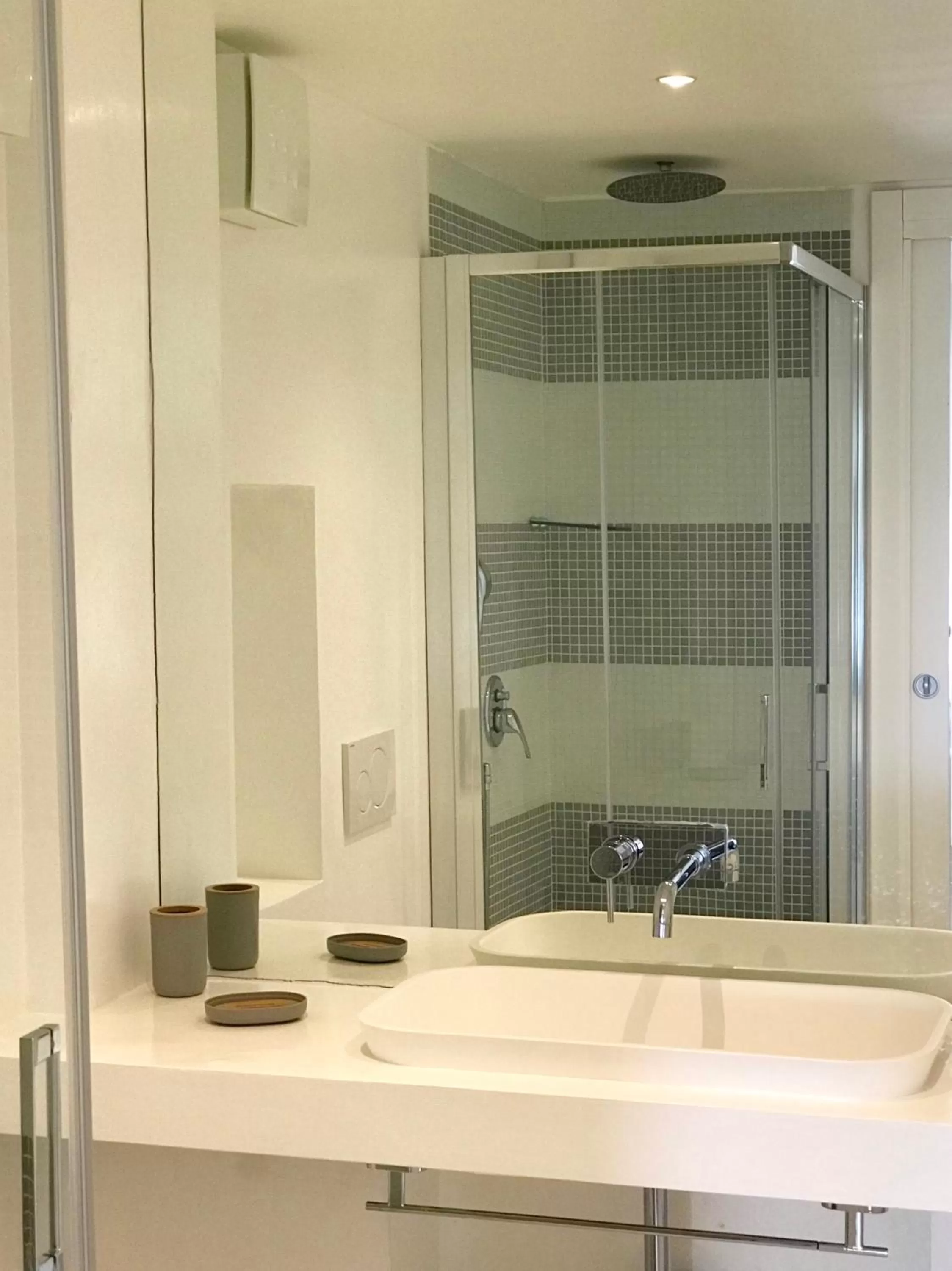 Bathroom in Les Lilas