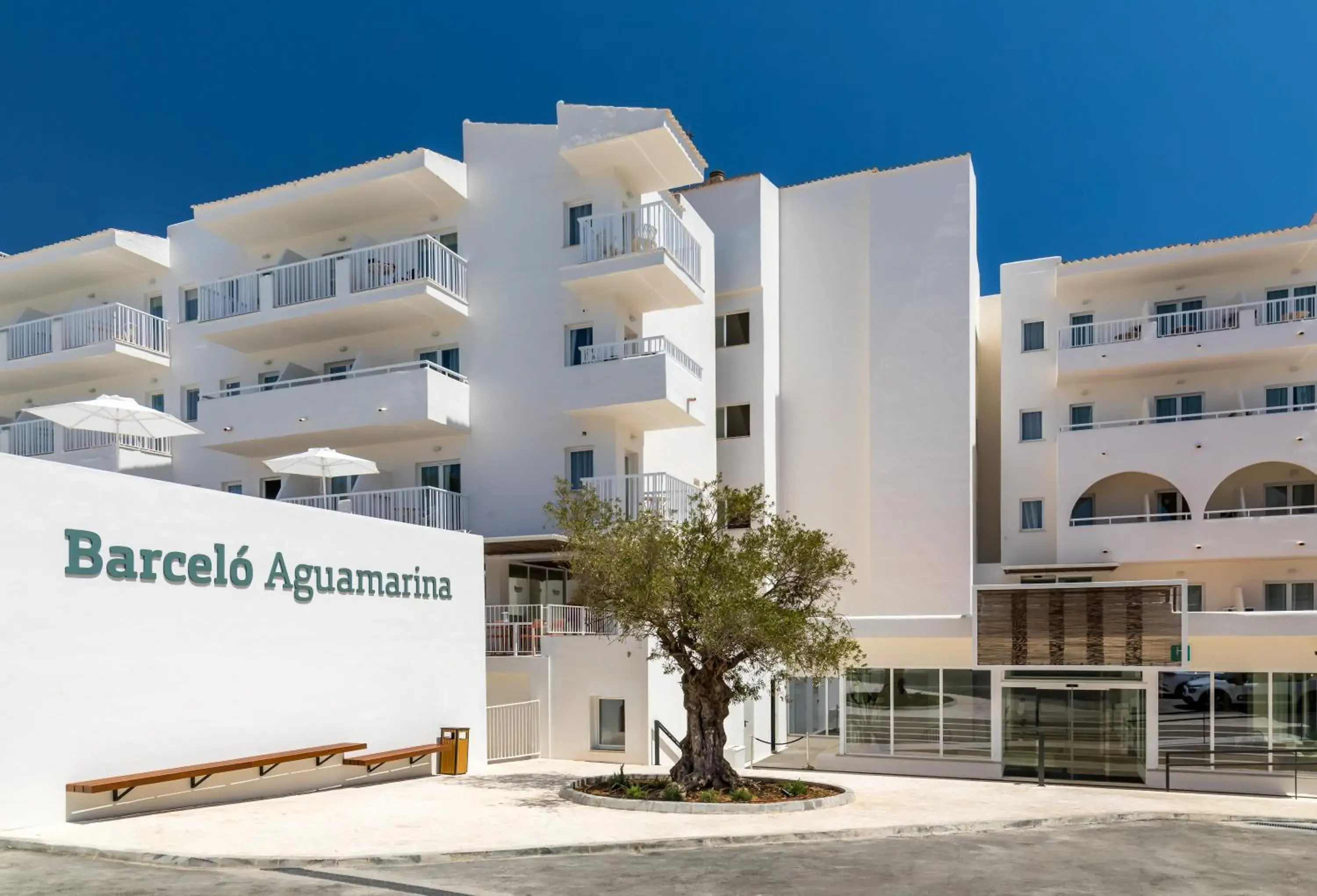 Property Building in Barcelo Aguamarina