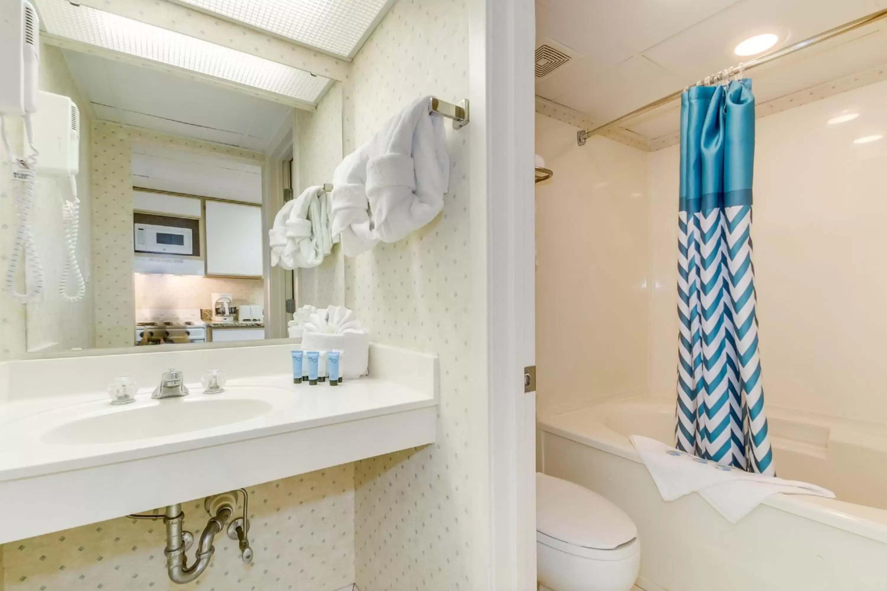 Bathroom in Boardwalk Beach Resort Condo w Oceanfront Balcony