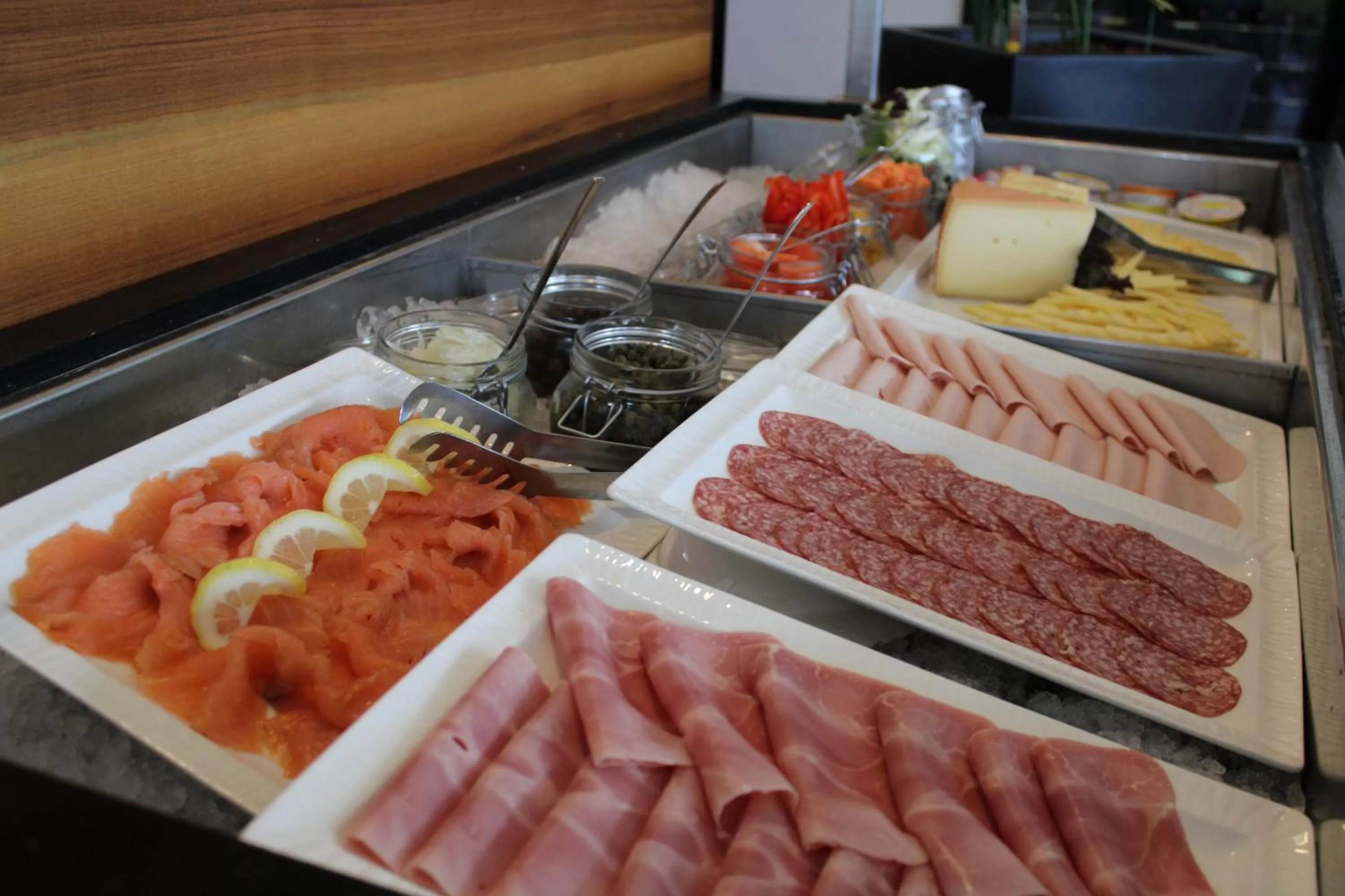 Buffet breakfast, Food in Garni-Hotel Frohburg - Beau Rivage Collection