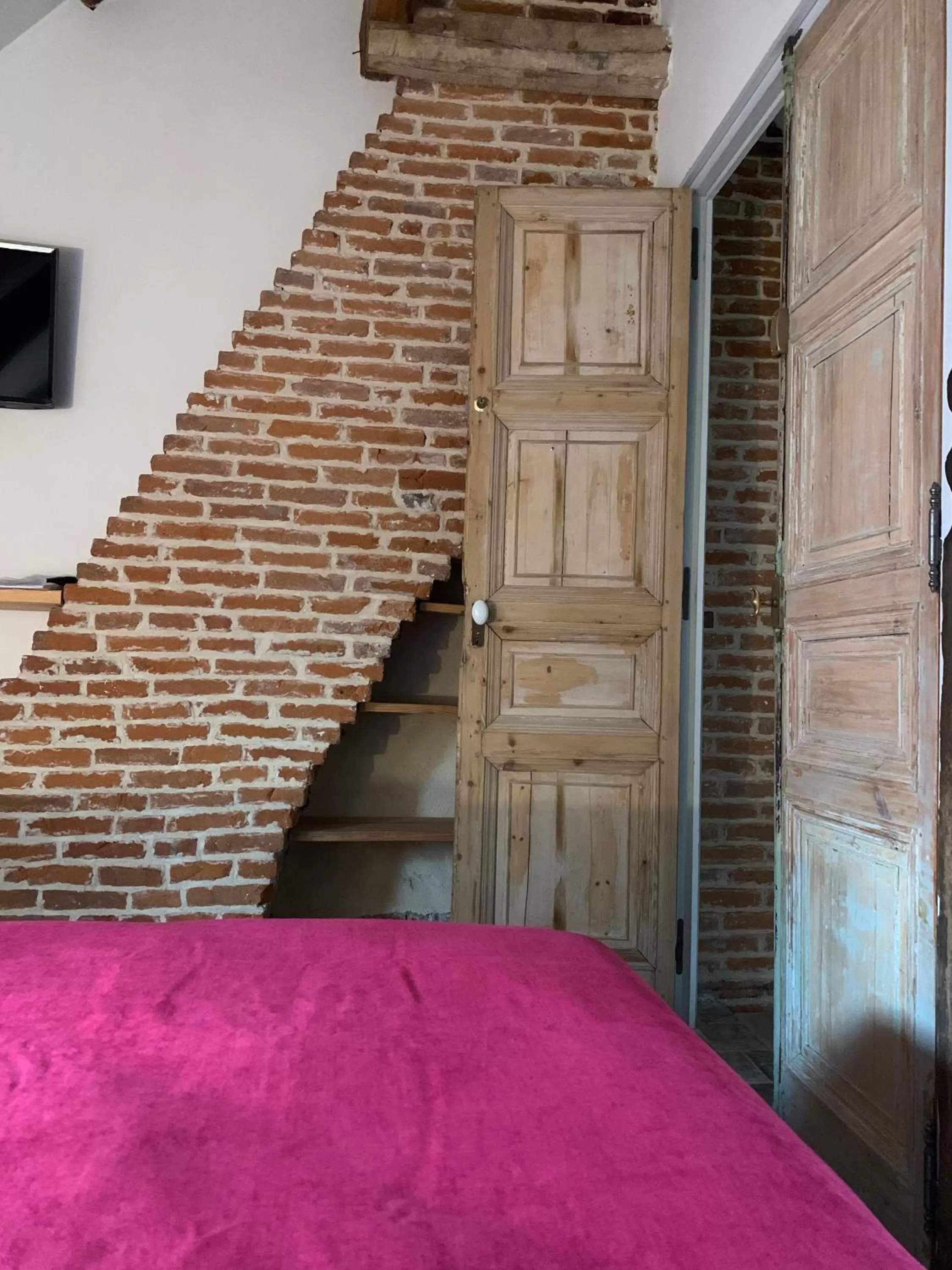 Bedroom, Bed in L'Ecole des Demoiselles