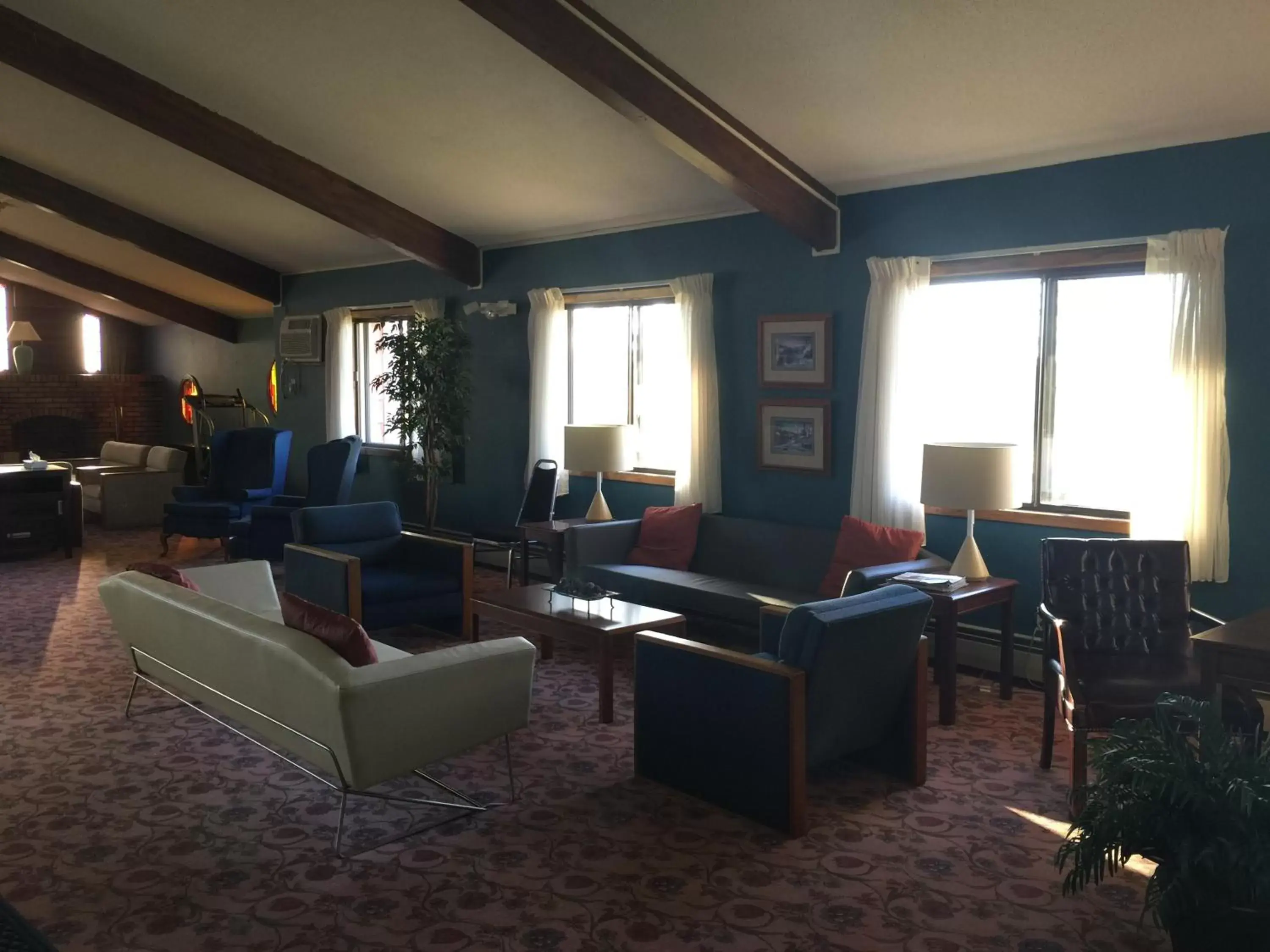 Lobby or reception, Lounge/Bar in AmericInn Motel - Monticello