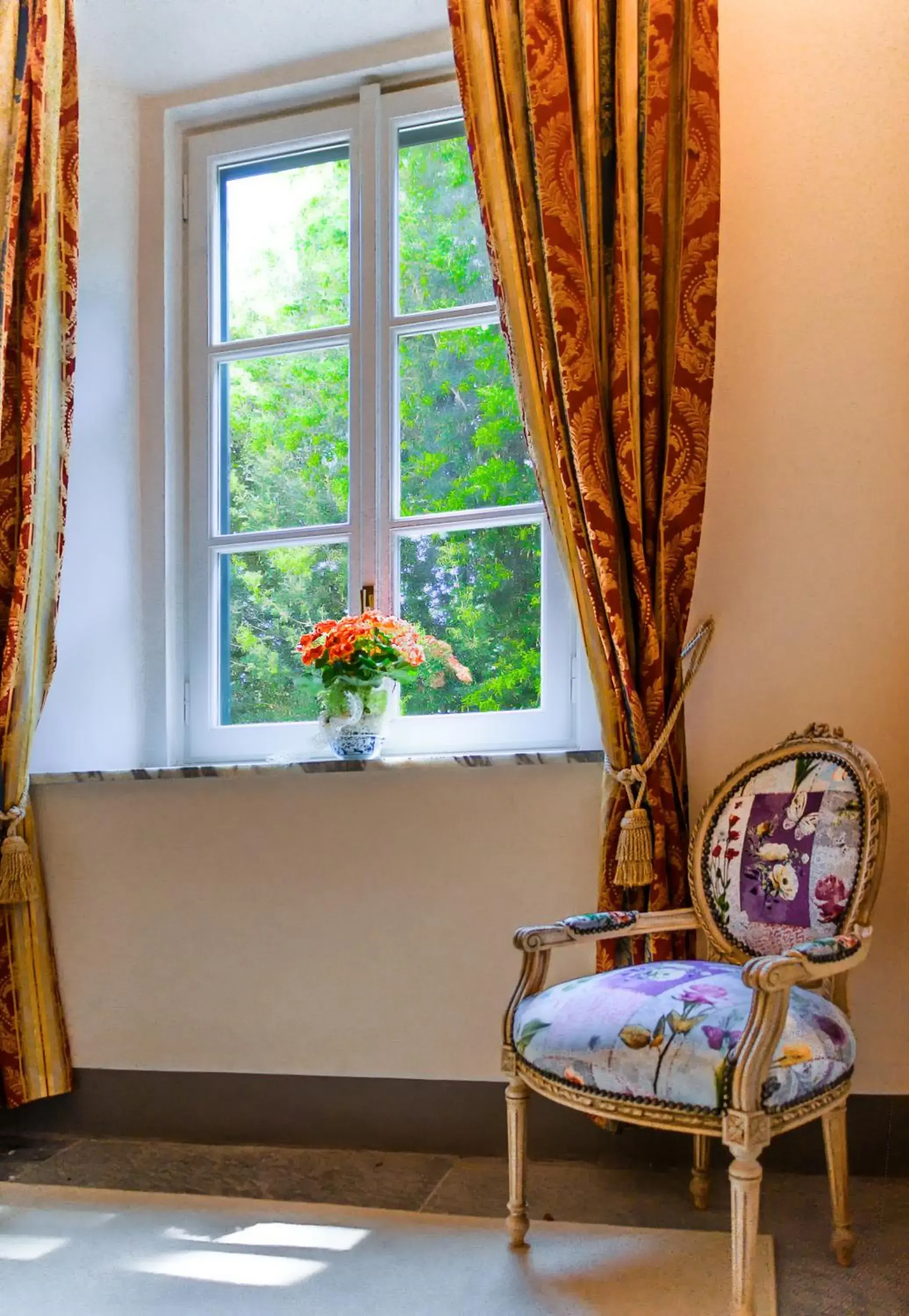 Decorative detail, Seating Area in Hotel Villa San Michele