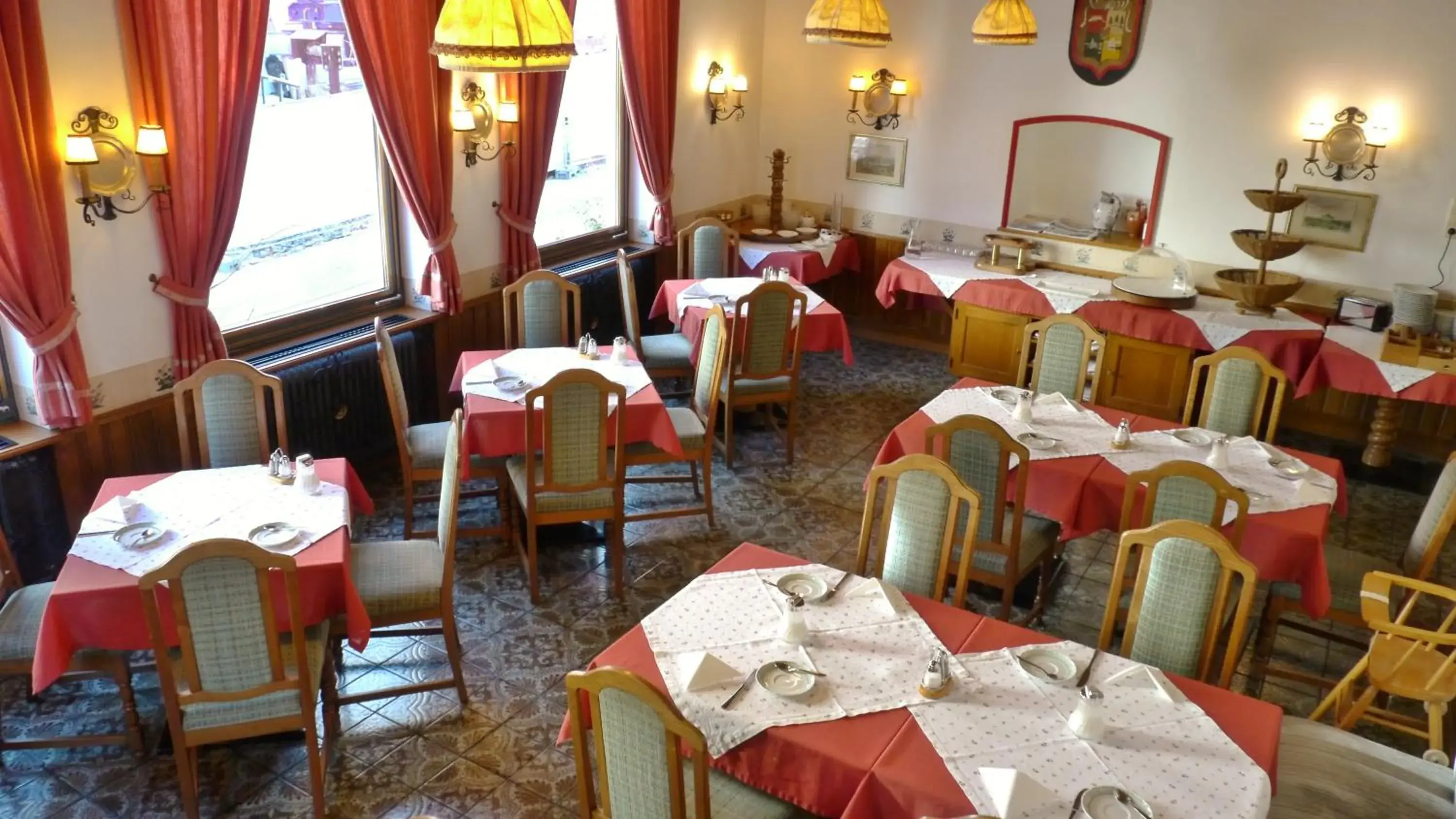 Restaurant/Places to Eat in Hotel Hohenstauffen