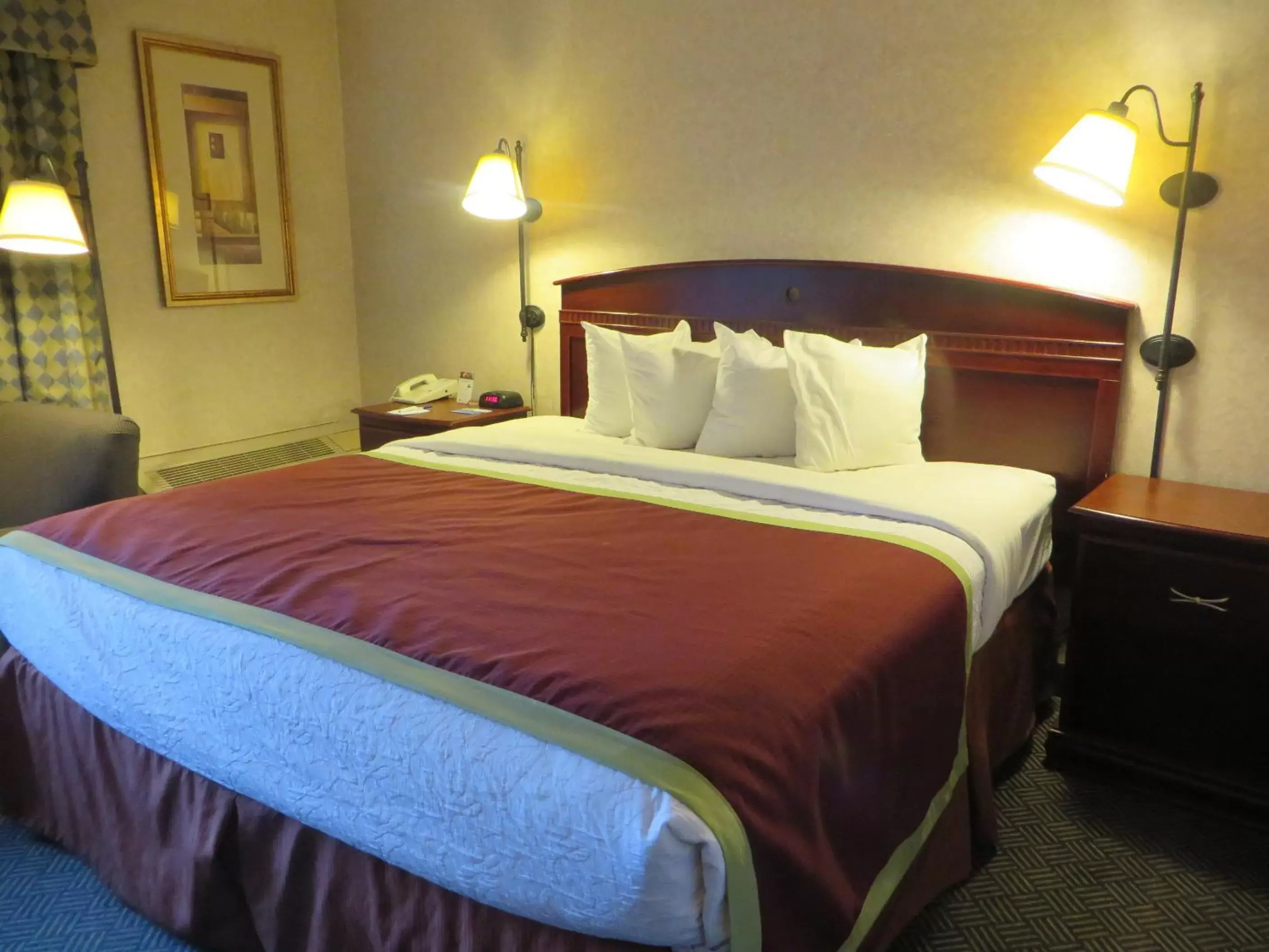 King Room - Non-Smoking in Baymont by Wyndham Michigan City