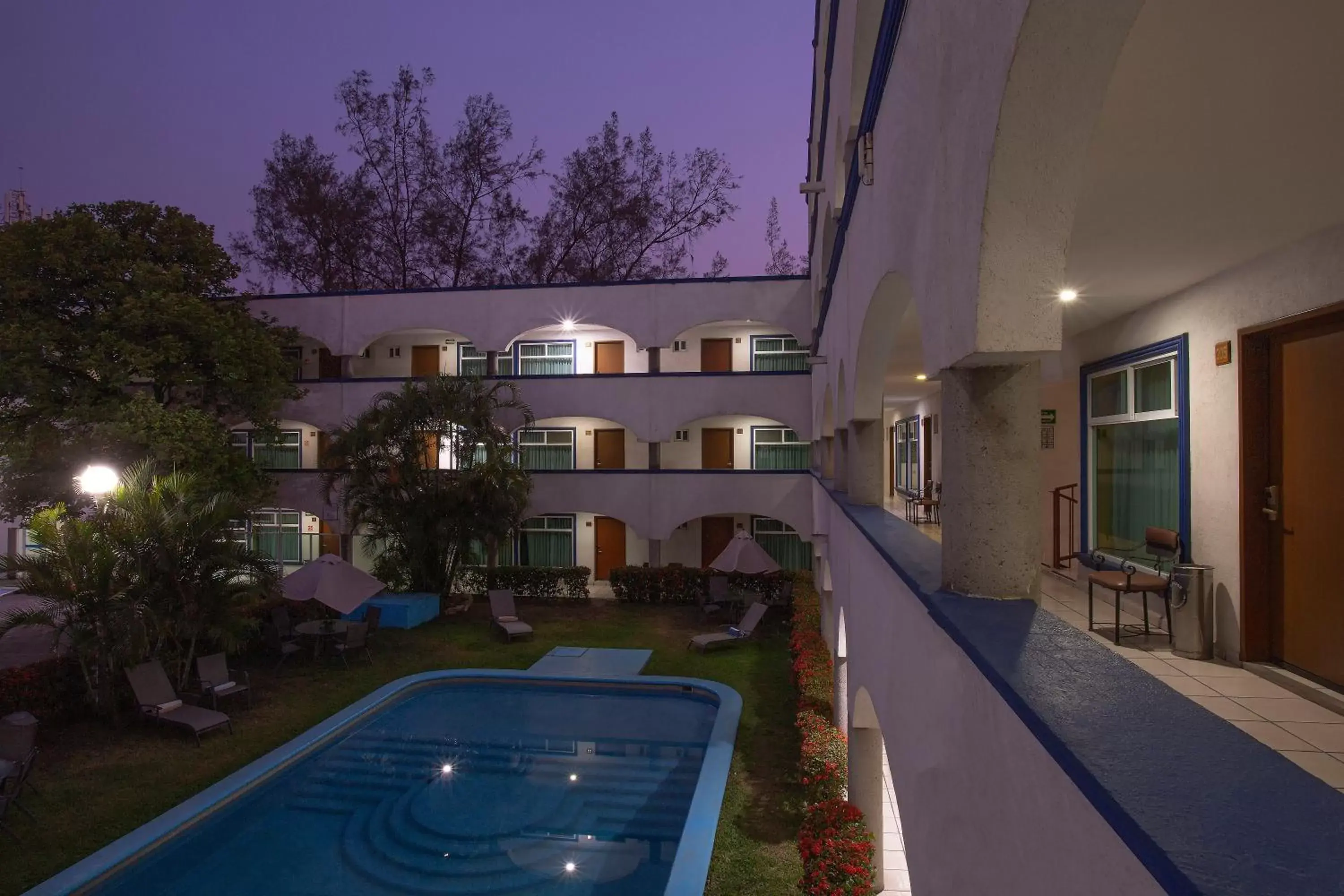 Property building, Swimming Pool in Hotel Arcos Aeropuerto
