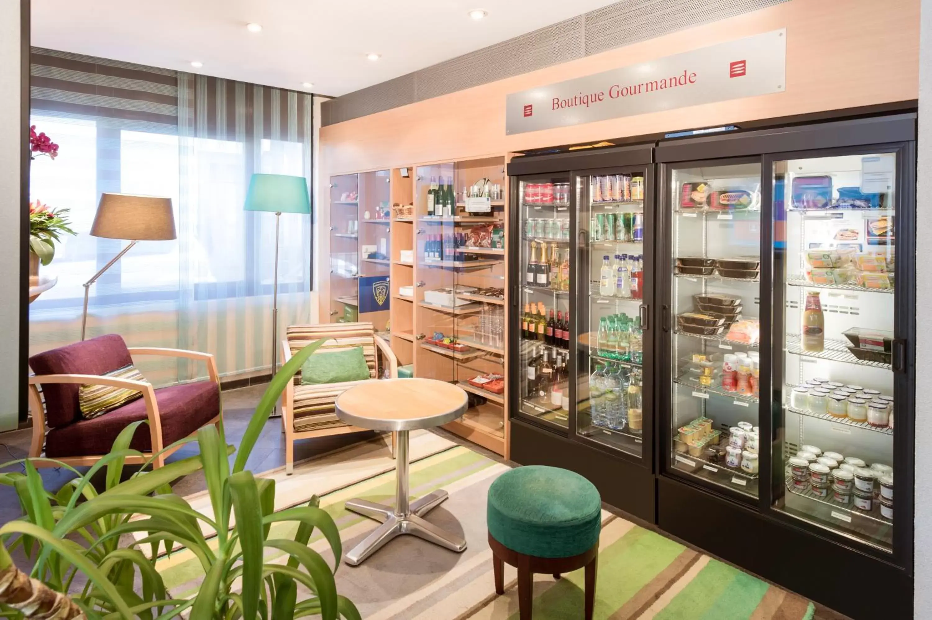 On-site shops in Novotel Suites Clermont Ferrand Polydome