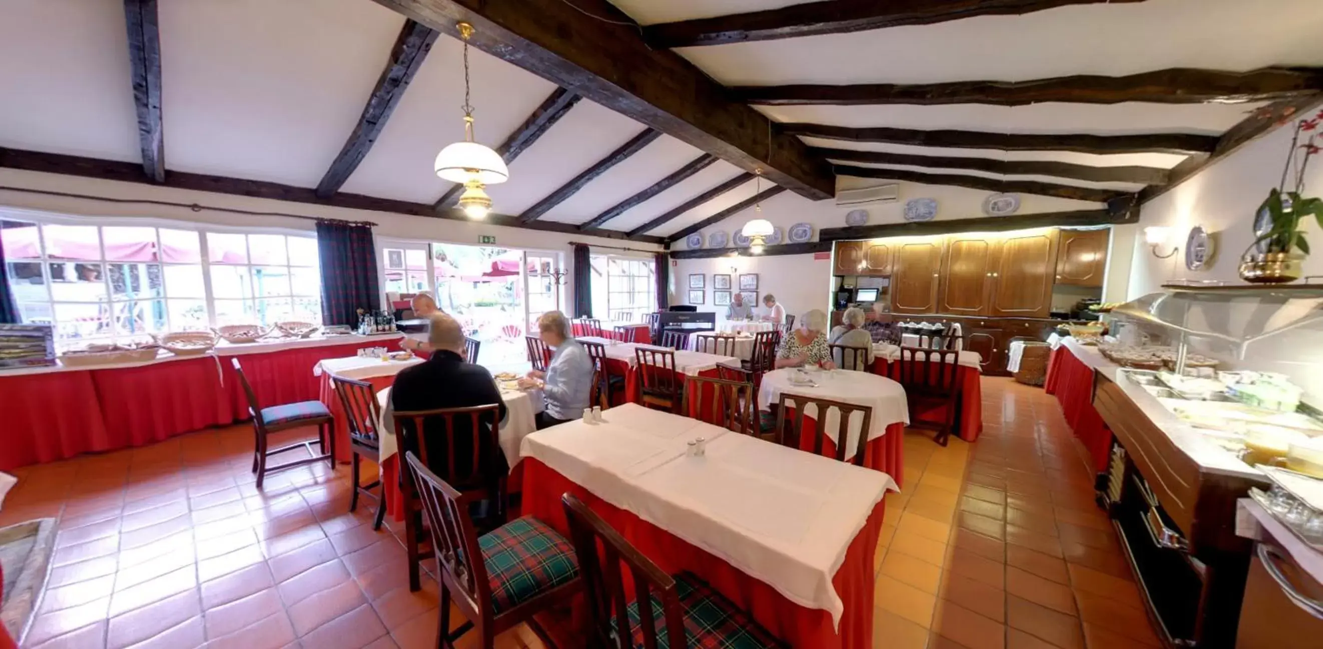 Buffet breakfast, Restaurant/Places to Eat in Quinta Da Penha De Franca