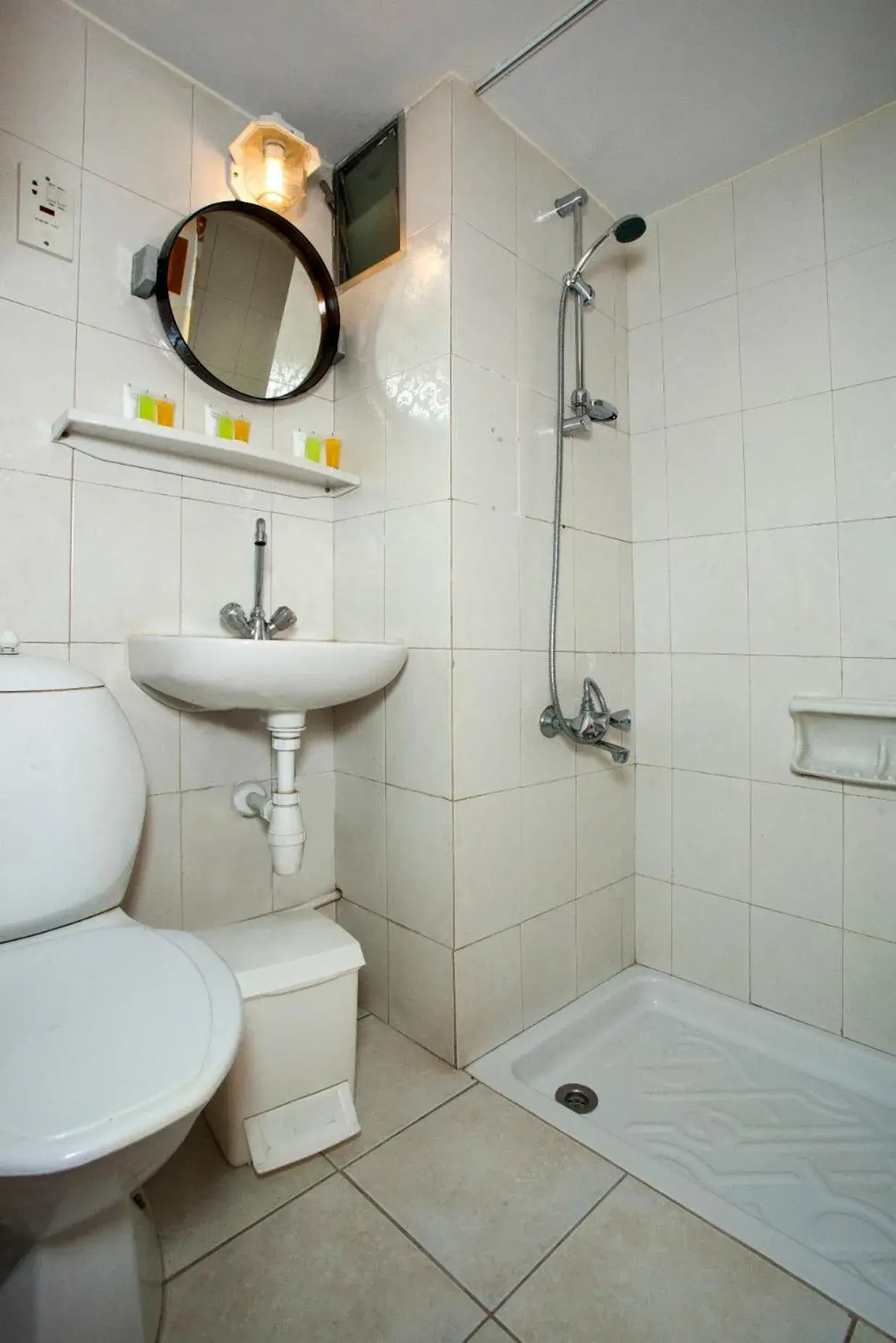 Bathroom in Pefkos City Hotel