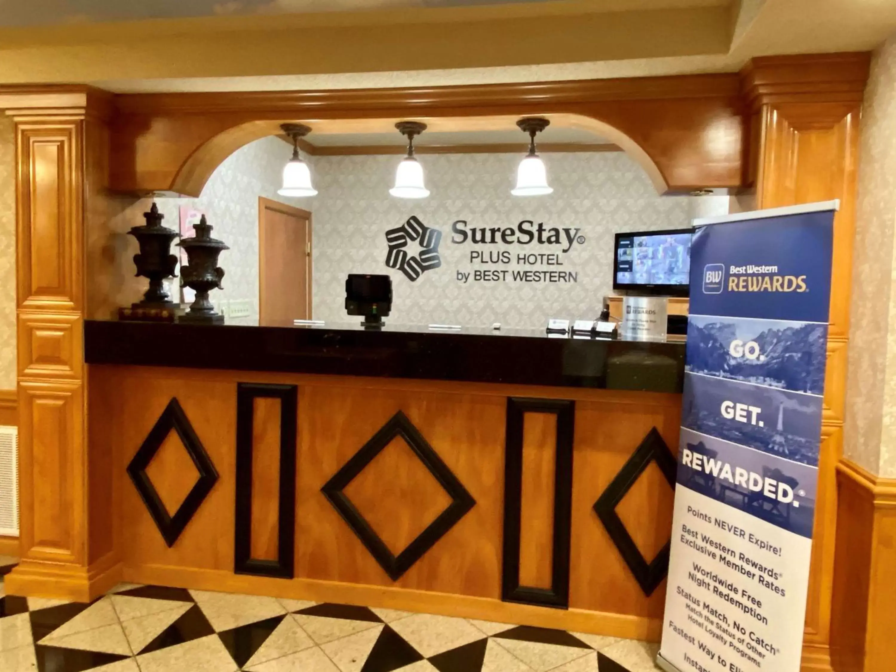 Lobby or reception in SureStay Plus Hotel by Best Western Warner Robins AFB