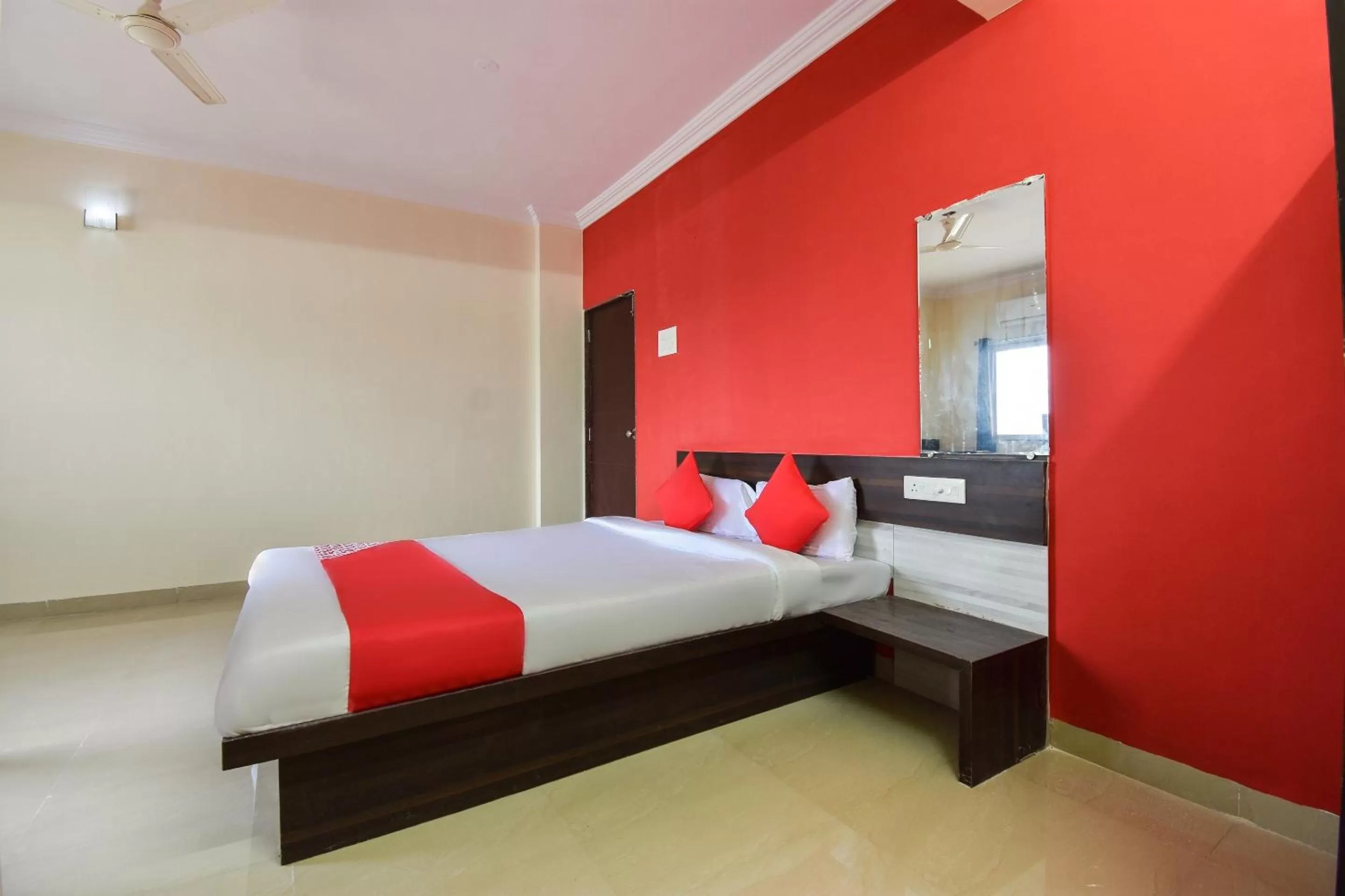 Bedroom, Bed in OYO Flagship 43302 Hotel Sargam